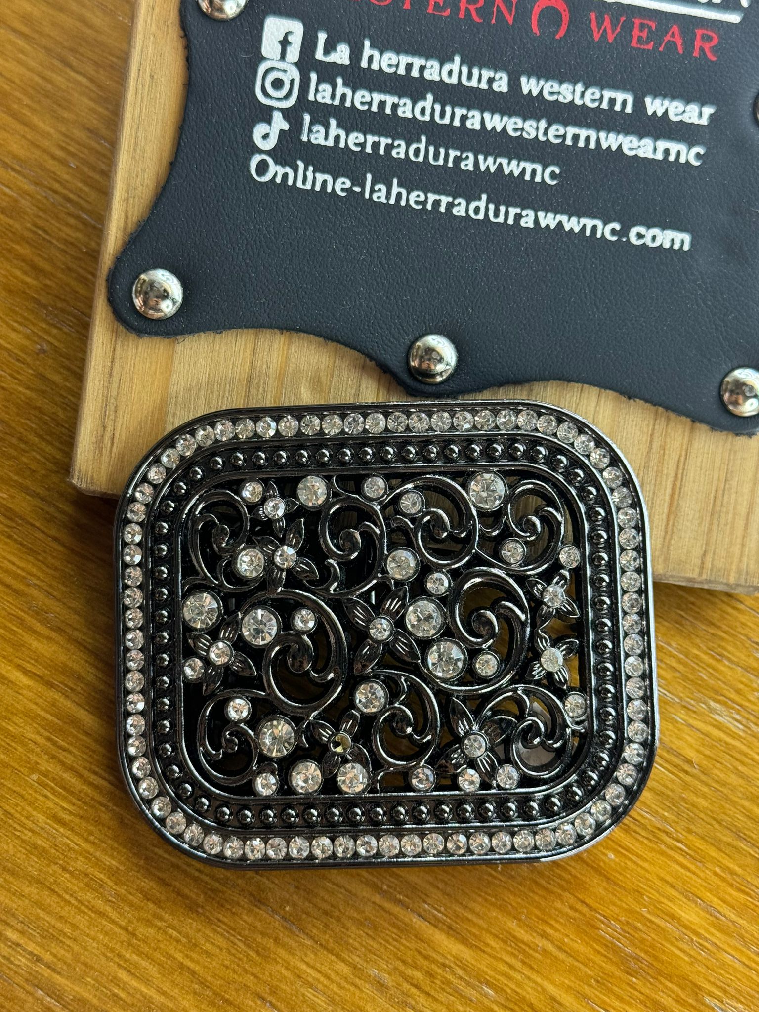 SQUARE RHINESTONE BLACK BUCKLE