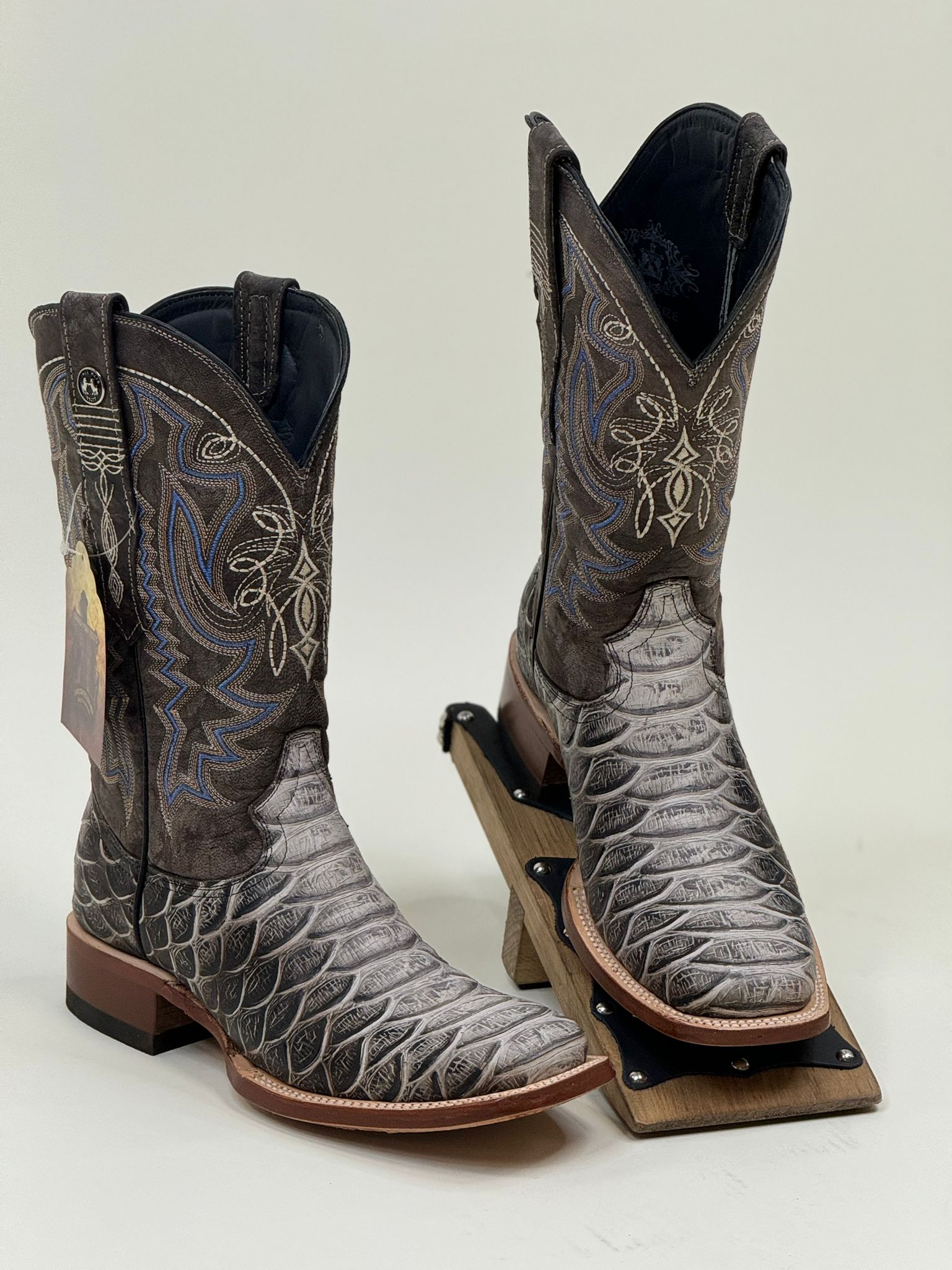 TANNER MARK BOOT PRINT PYTHON JUMBO BLUE TOSCANA TOP