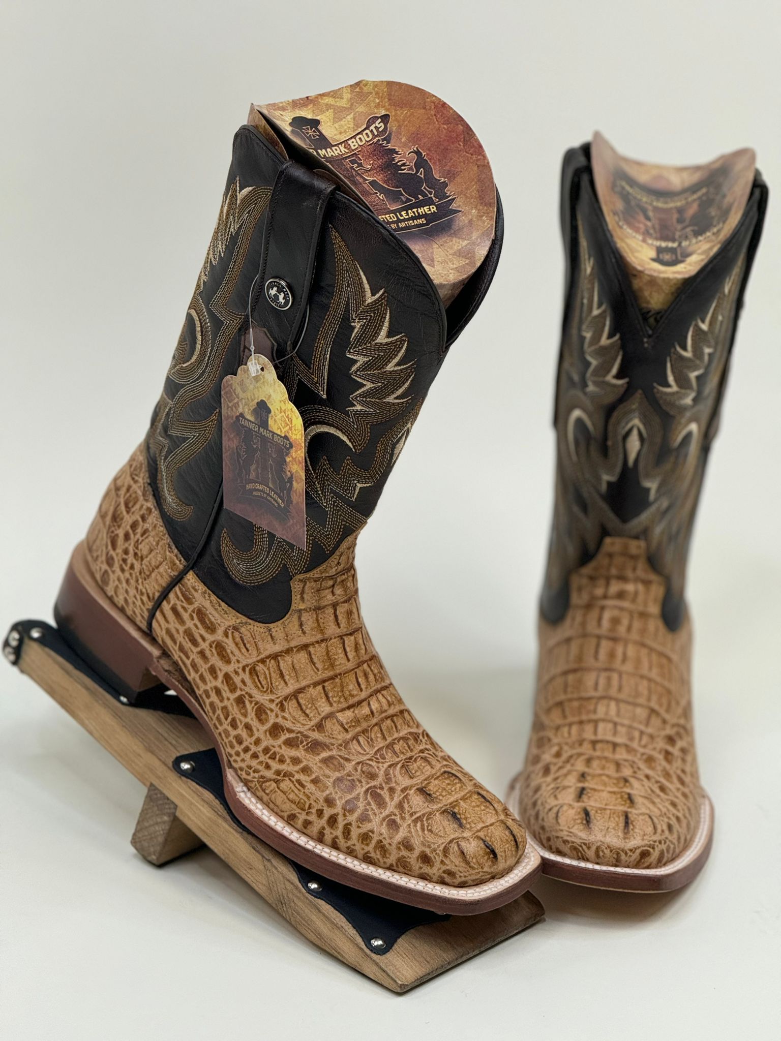 TANNER MARK BOOT PRINT CAIMAN HONEY