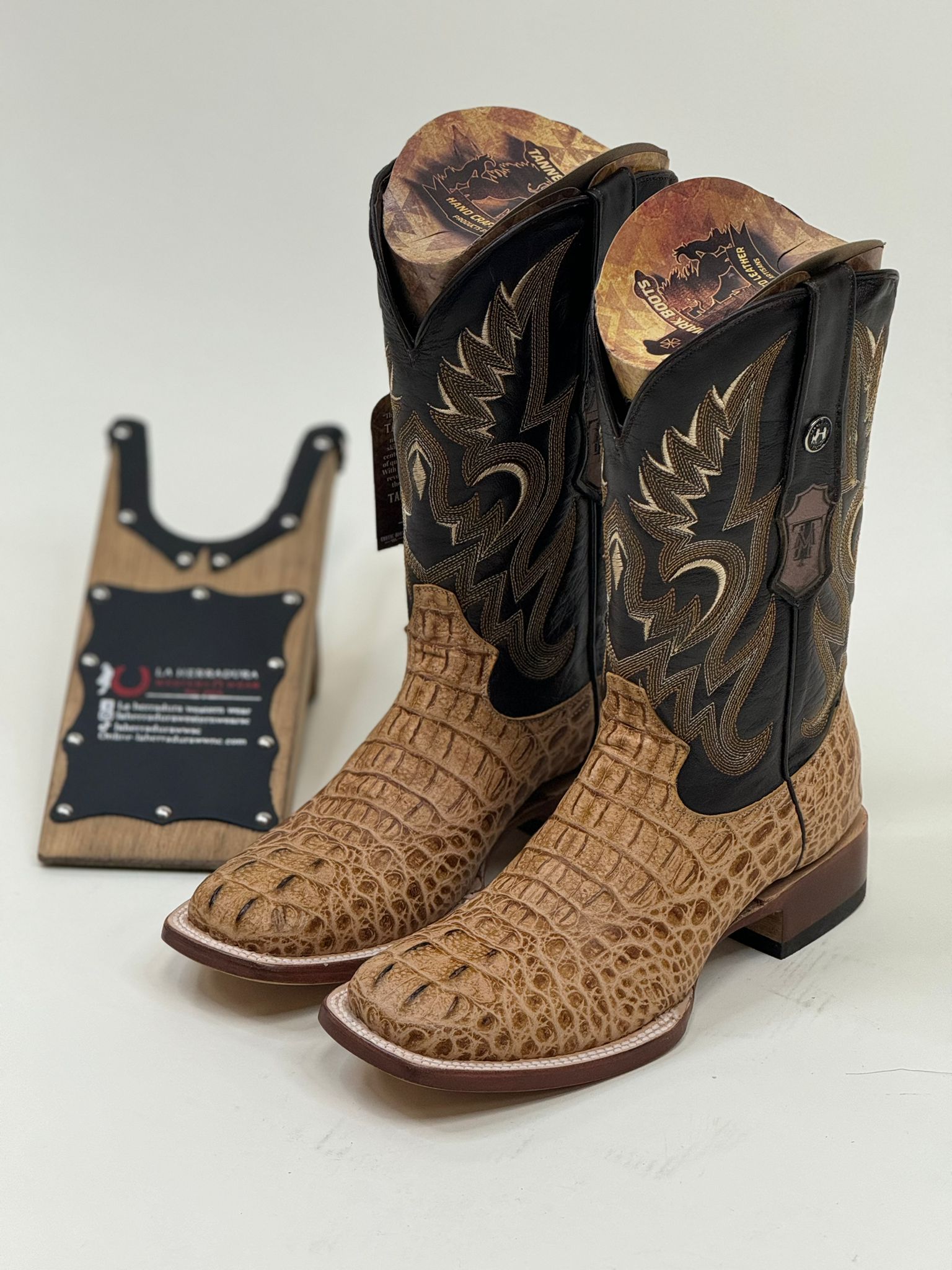 TANNER MARK BOOT PRINT CAIMAN HONEY