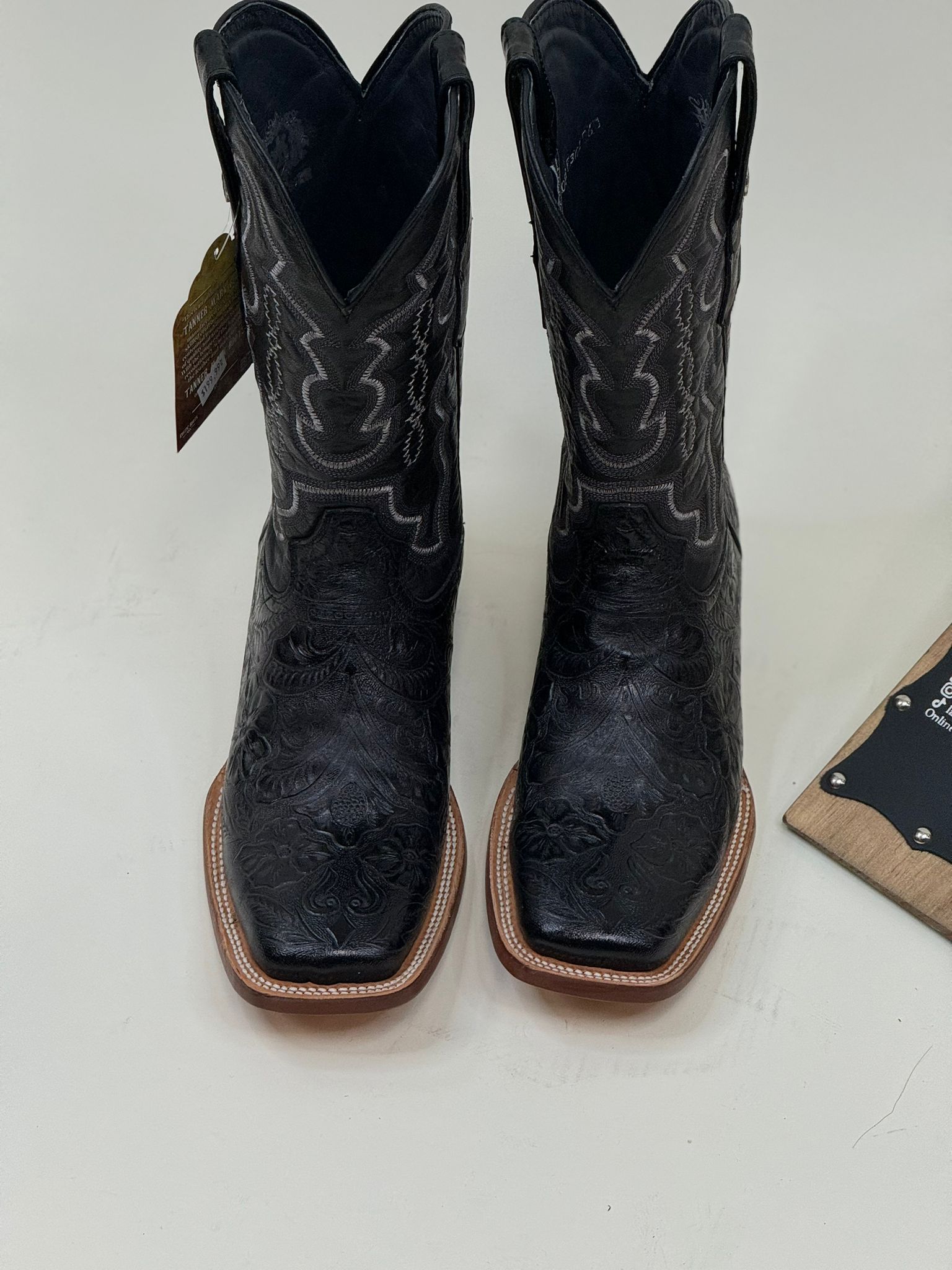 TANNER MARK BOOT HAND TOOLED BLACK