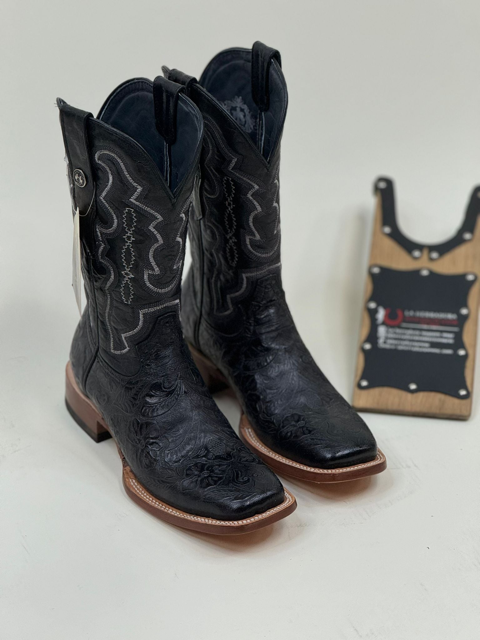 TANNER MARK BOOT HAND TOOLED BLACK