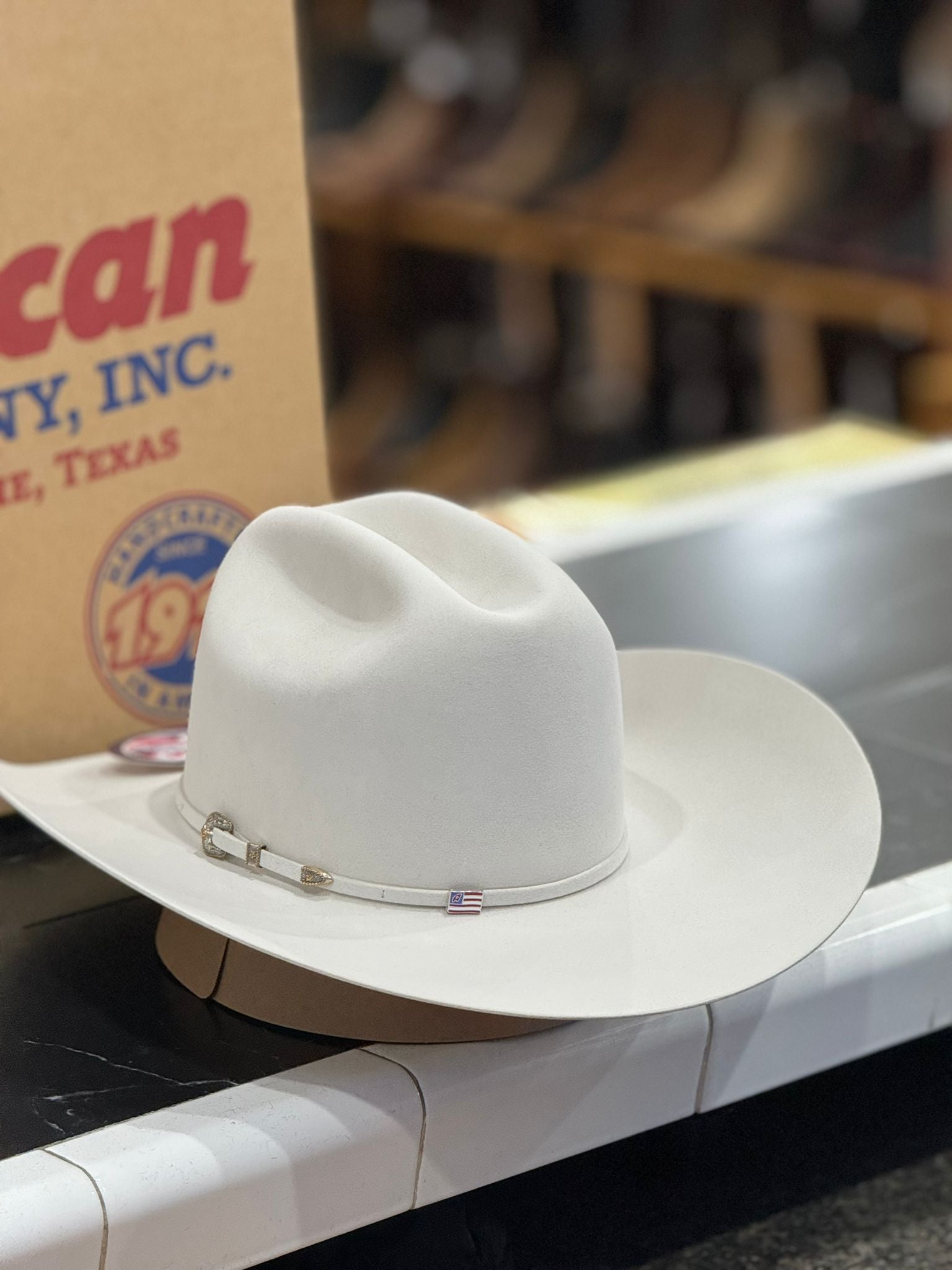 American Hat 500x Silver Sand