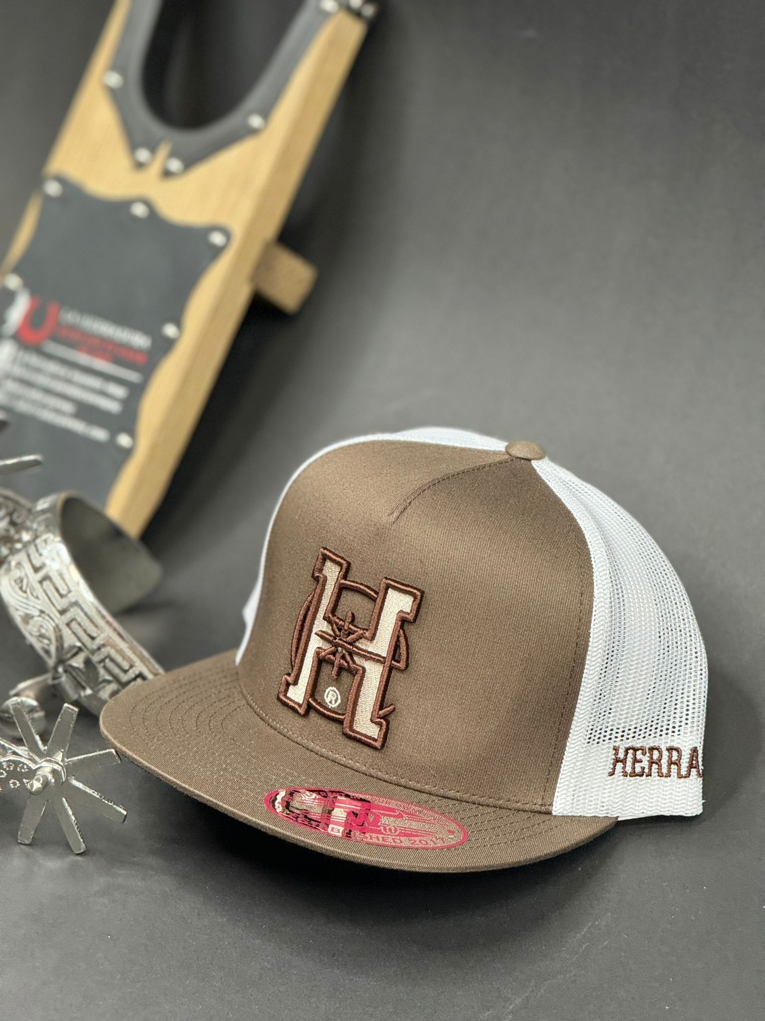 HERRADERO BROWN TAN CAP