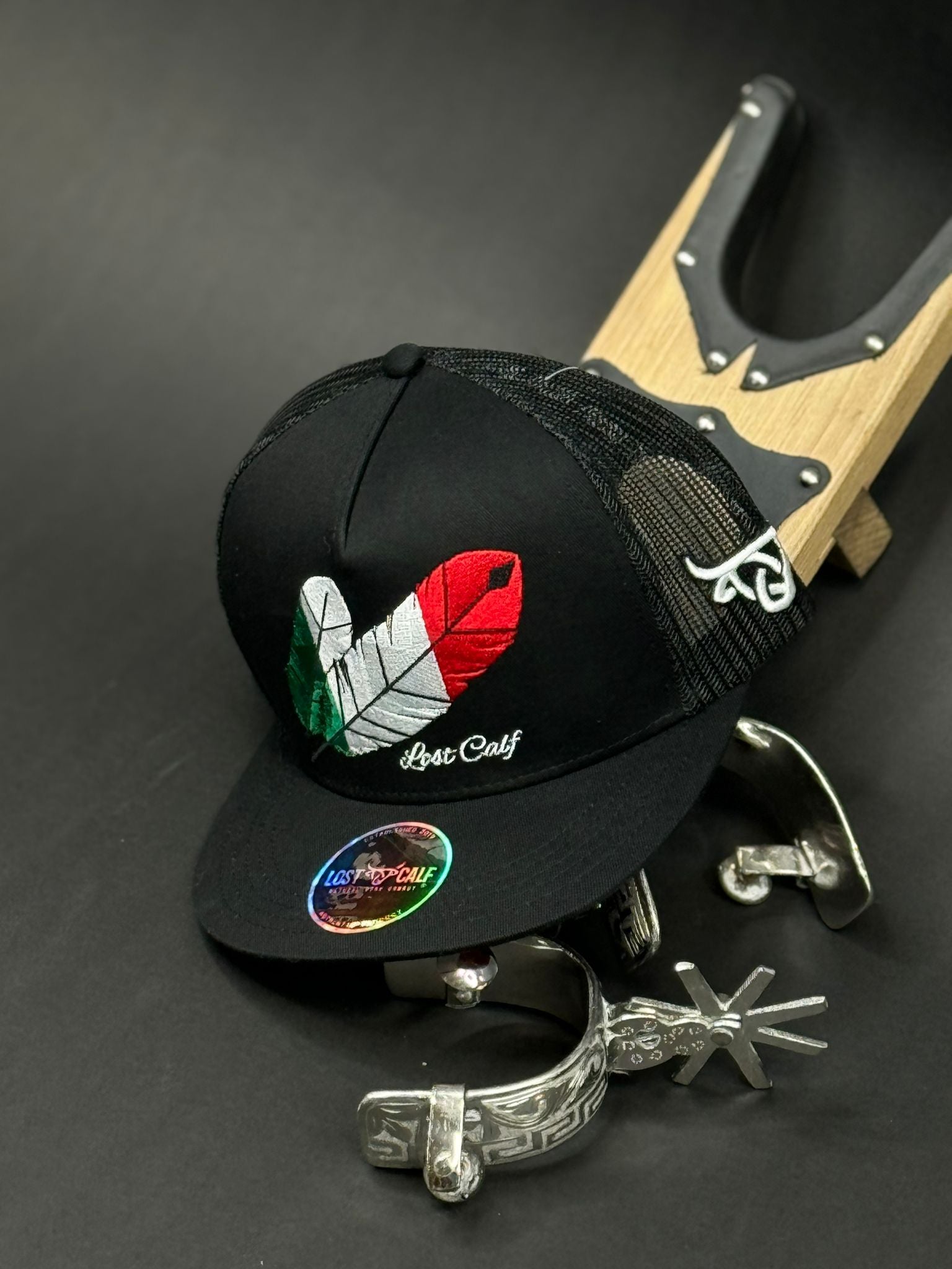 LOST CALF MEXICO FEATHER BLACK CAP