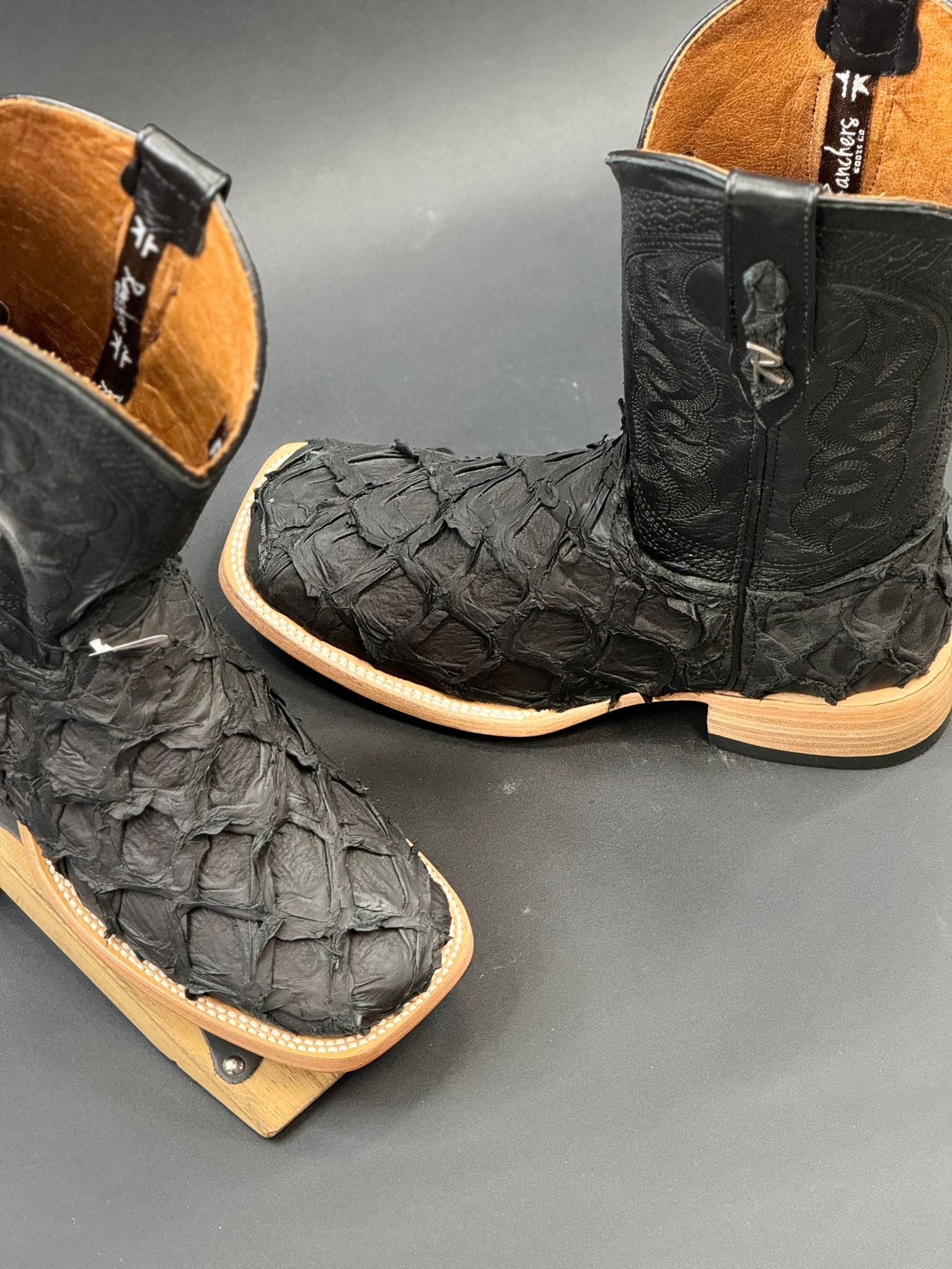 RANCHERS BIGBASS ALL BLACK MATTE TELARAÑA SQUARE TOE BOOT