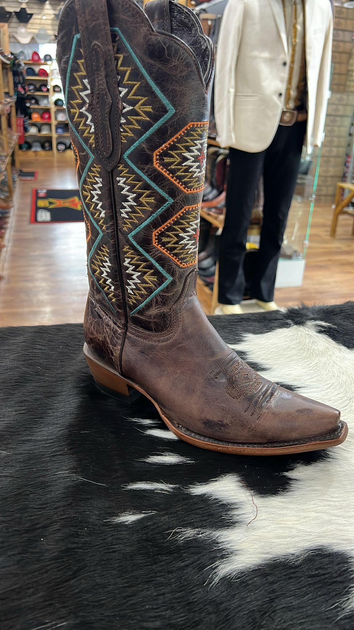 WOMENS AZTEC MULTI SHAFT BROWN POINT TOE BOOT