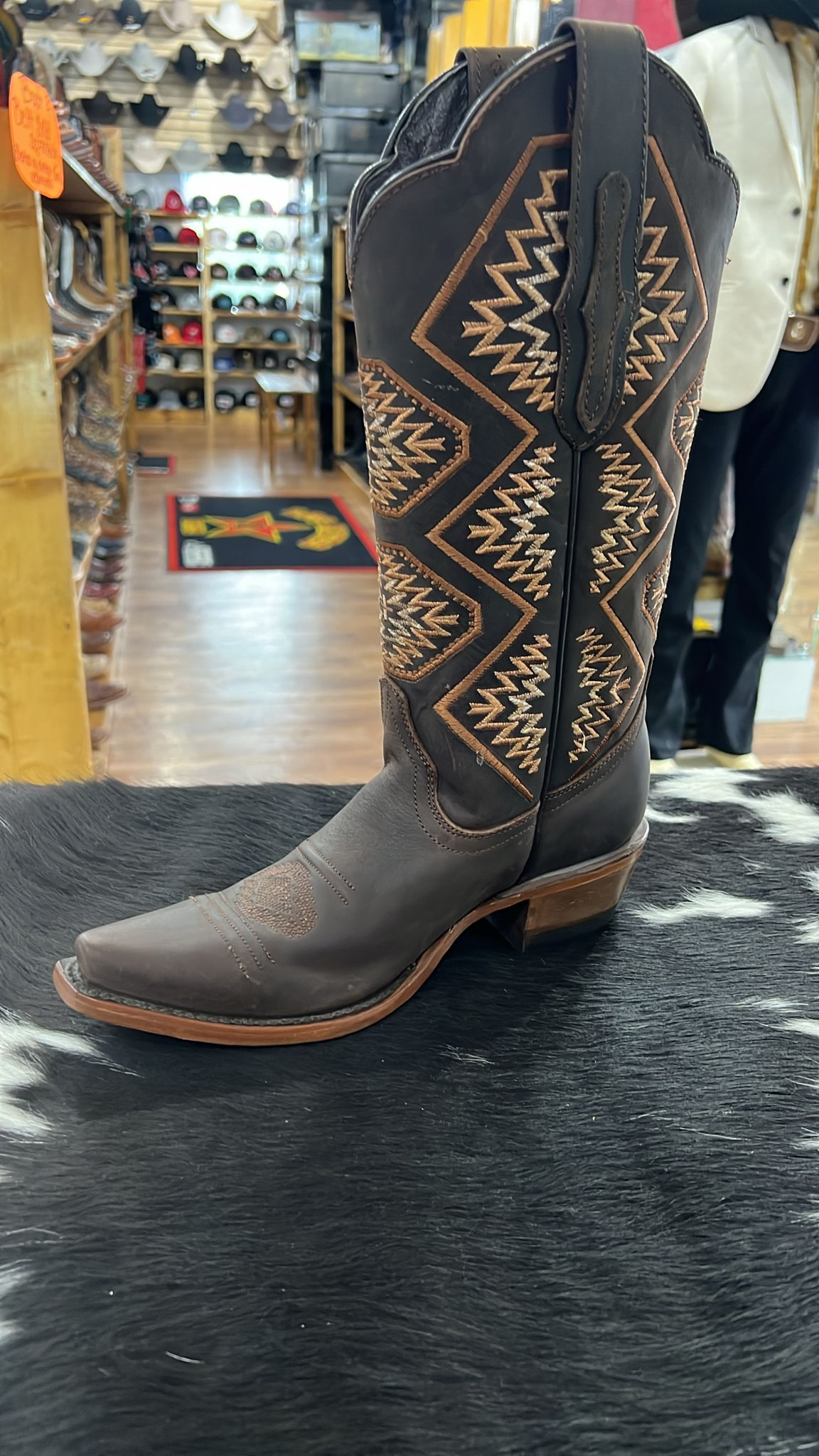 WOMENS AZTEC TAN SHAFT BROWN POINT TOE BOOT