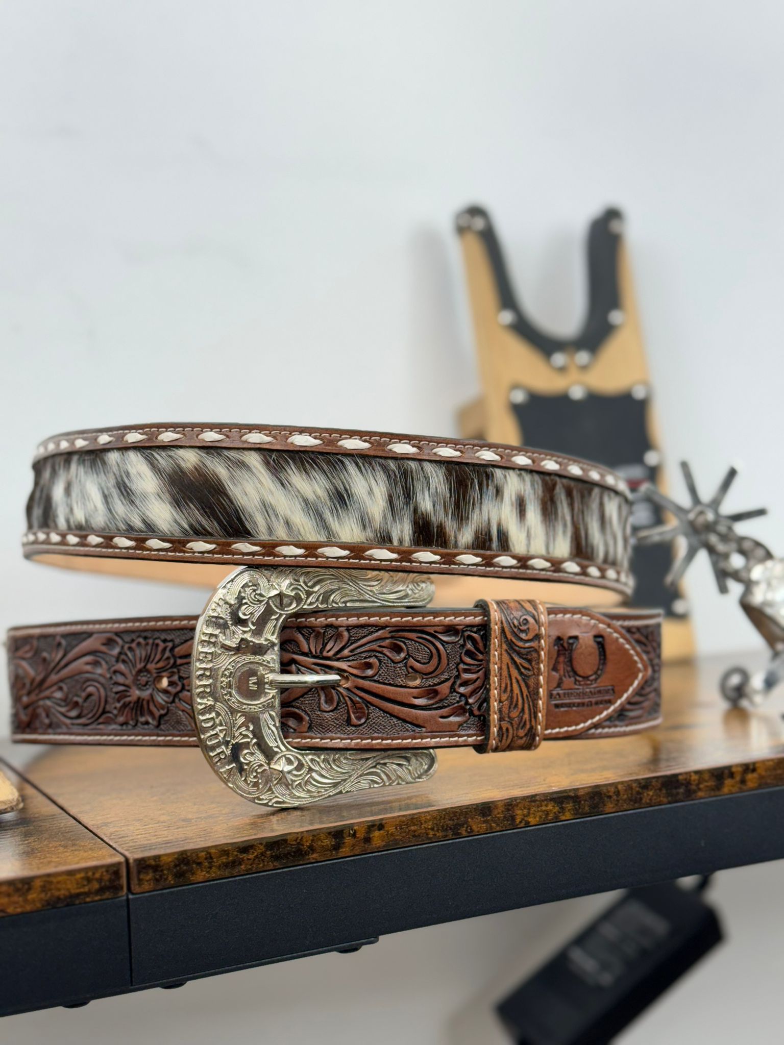 LA HERRADURA BROWN COWHIDE HANDTOOLED 2 INCH BELT