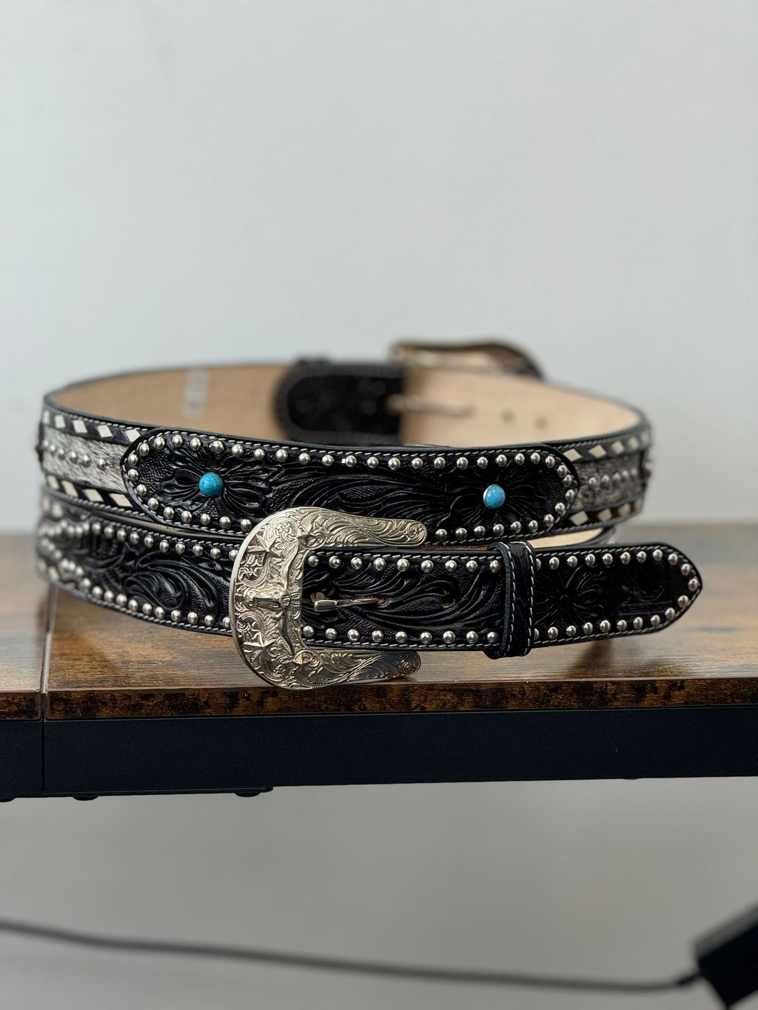 UNISEX HANDTOOLED COWHIDE EMBELLISH BLACK BELT