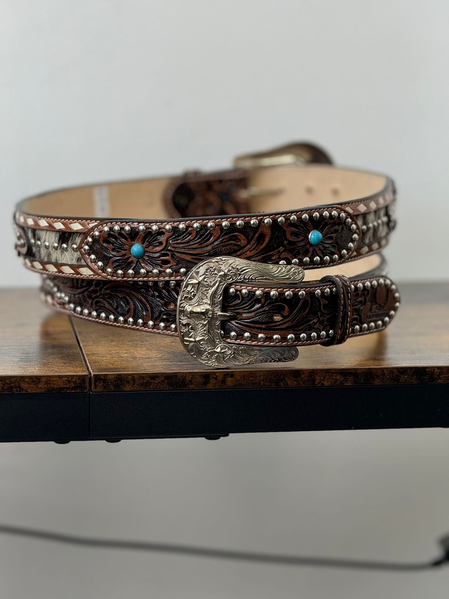 UNISEX HANDTOOLED COWHIDE EMBELLISH COGNAC BELT