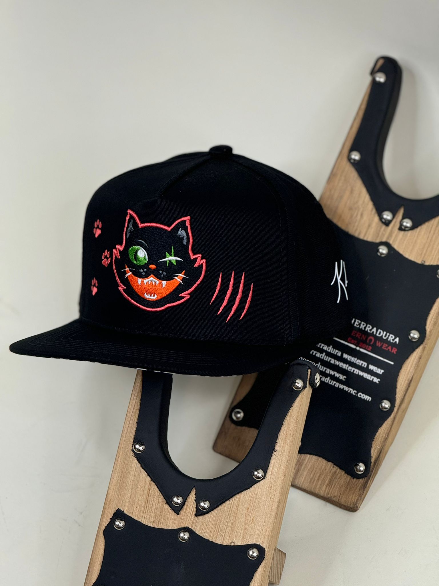 KAS CAT BLACK CAP