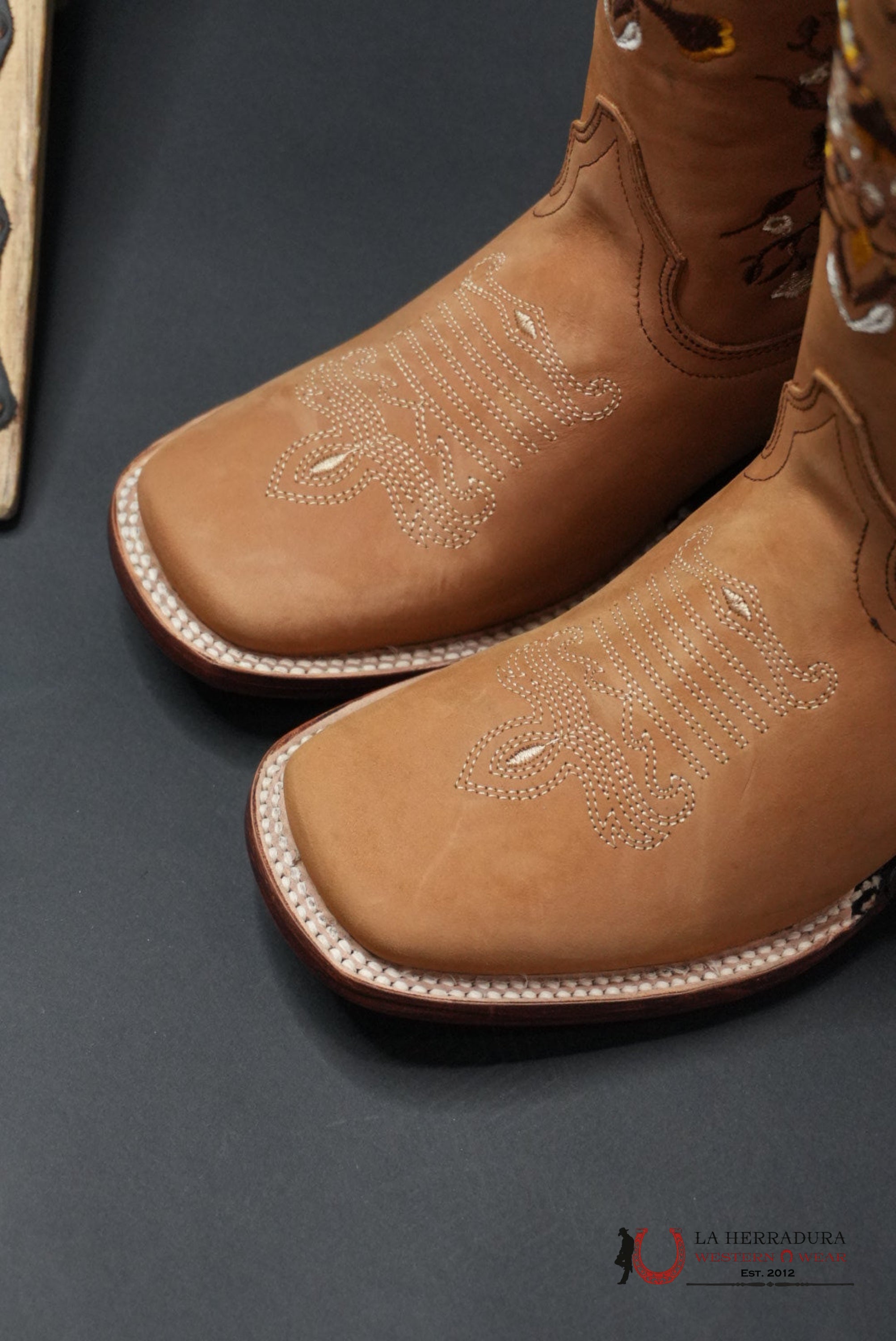 AGAVE HAZZARD NOBUCK ARENA CUERO BOTAS MUJERES