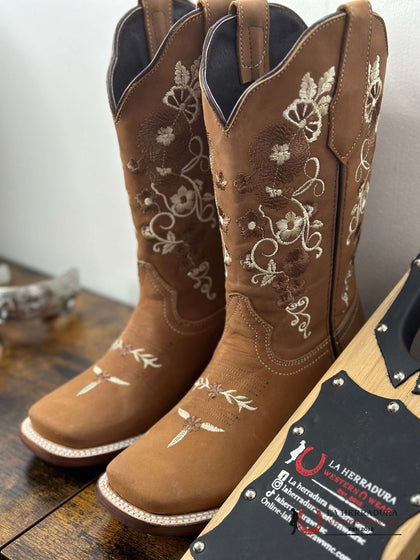 BOTA DE PUNTA CUADRADA AGAVE NICOLE NOBUCK ARENA CUERO