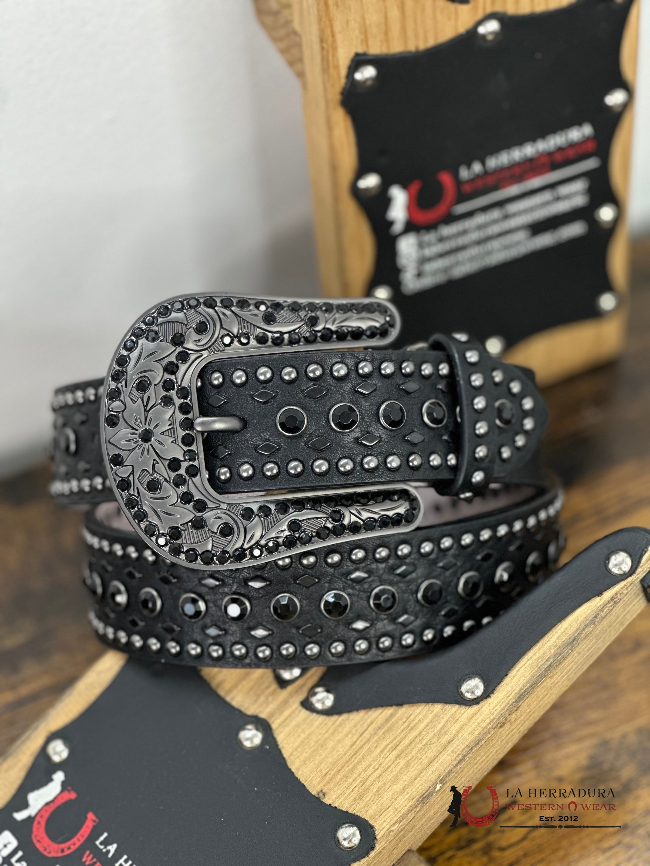 Angel Ranch All Black Embellish Belt Cinturones Mujeres
