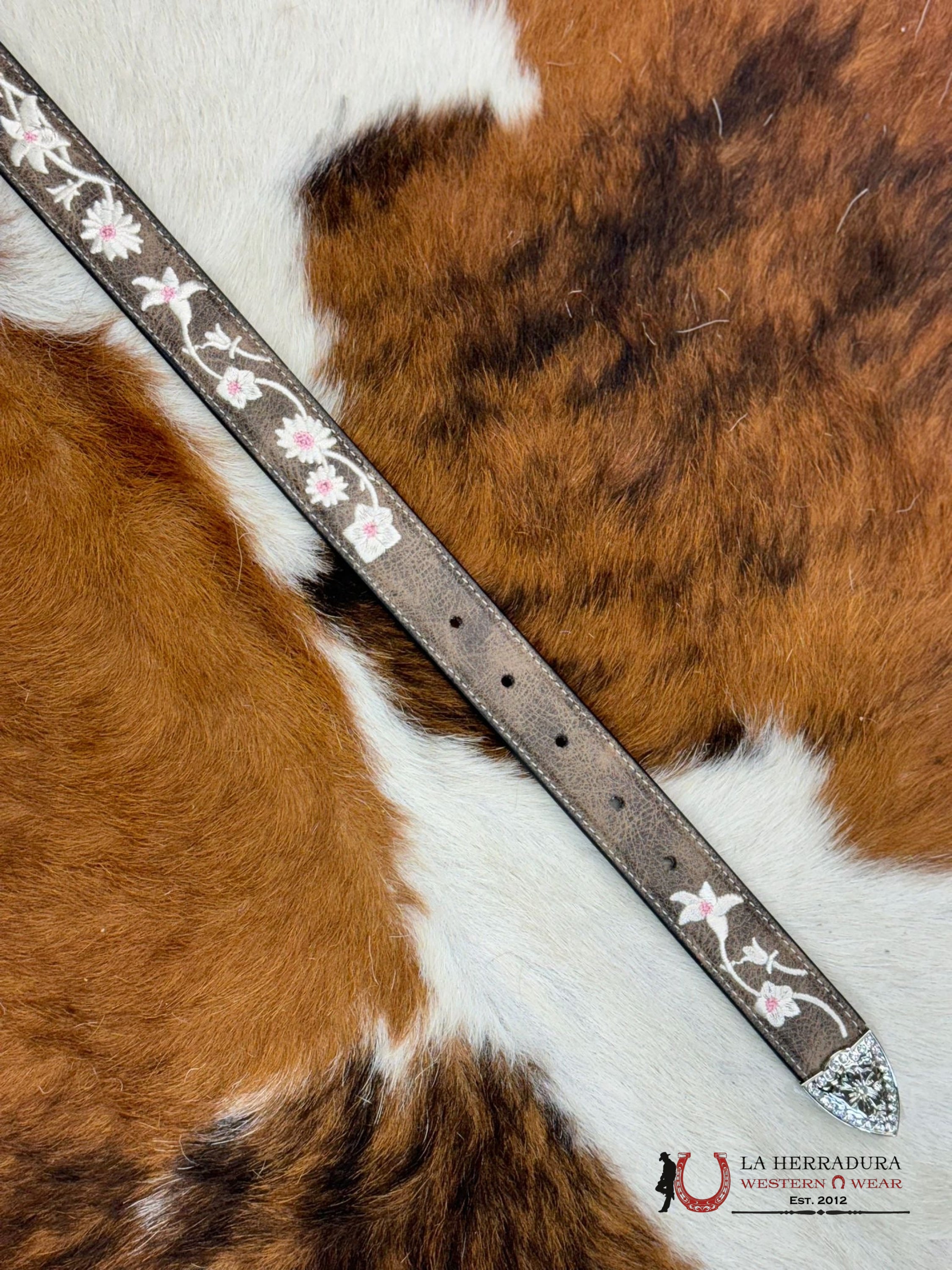 Angel Ranch Girl Belt Grey White Flower Stitch Niños