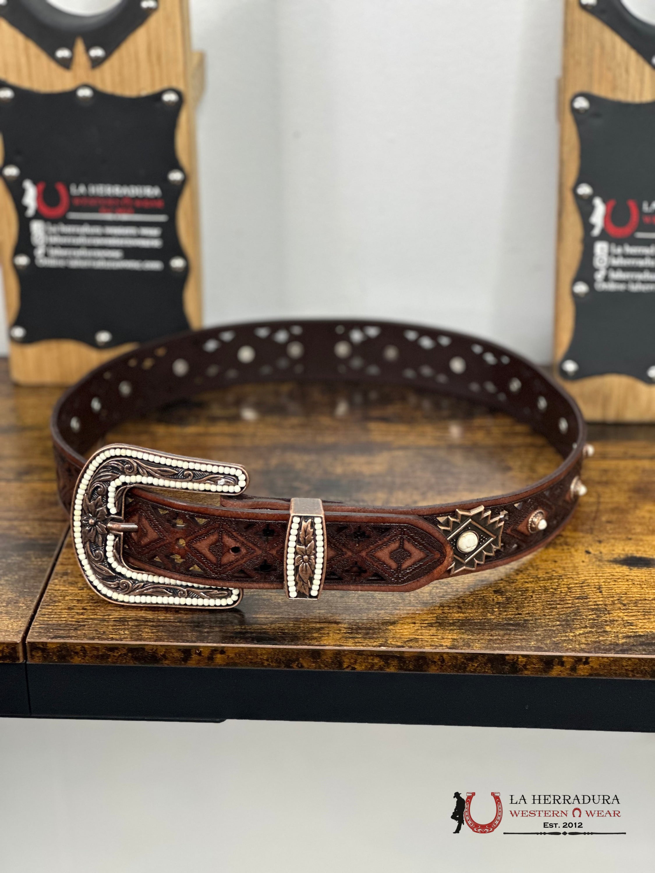 Angel Ranch Bone Chocó Belt Cinturones Mujeres