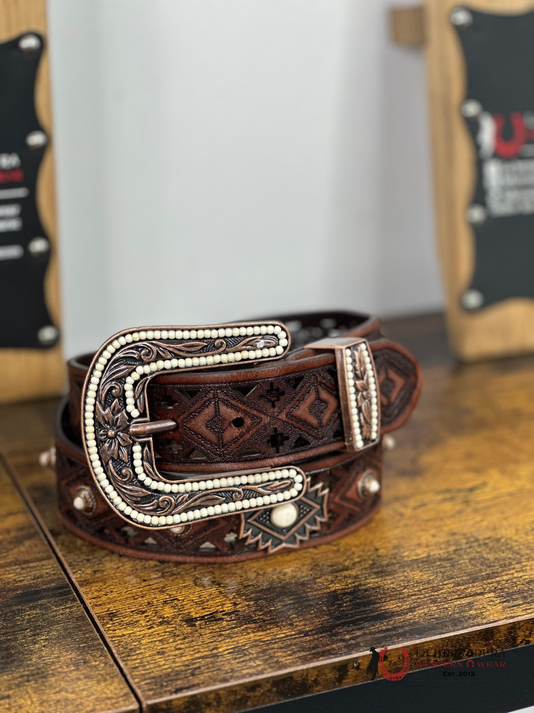 Angel Ranch Bone Chocó Belt Cinturones Mujeres