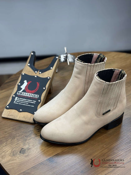 ARANGO CHARRO NOBUCK SHORT-BOOT MARFIL
