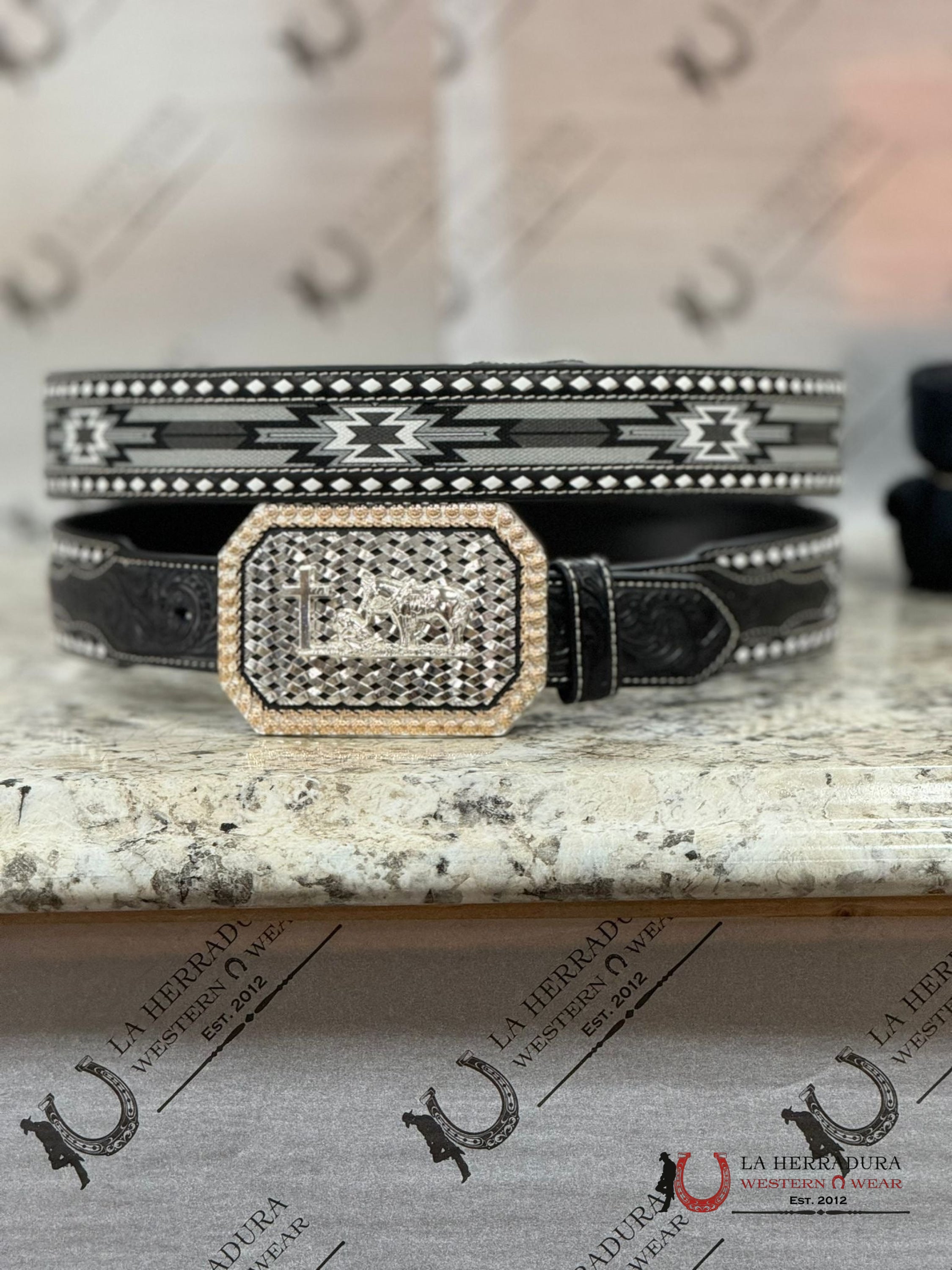 Ariat Black & White Aztec Stitch Belt Cinturones Hombres