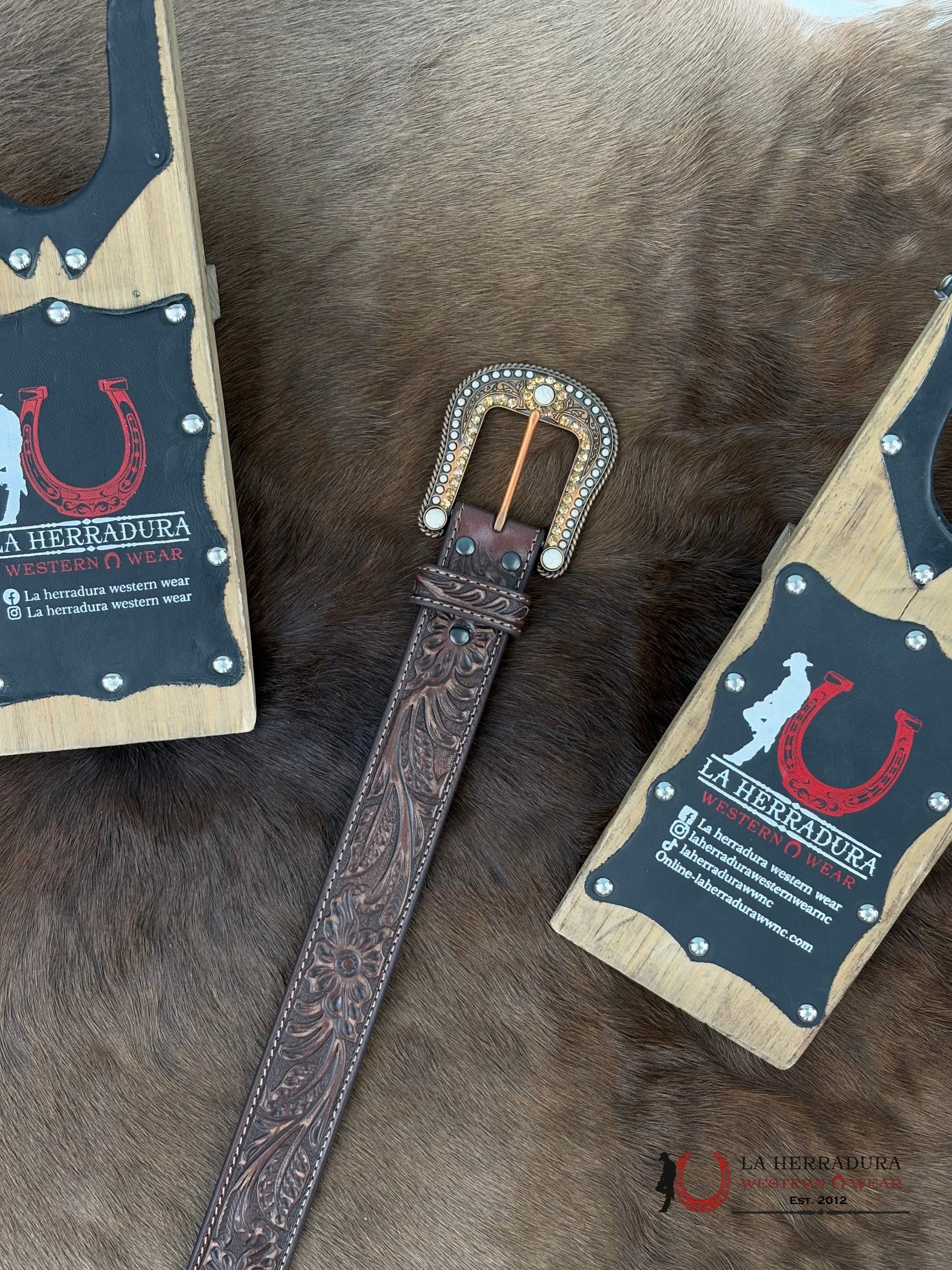 Ariat Briwn Floral Emborded Jewl Buckle Belt Cinturones Mujeres