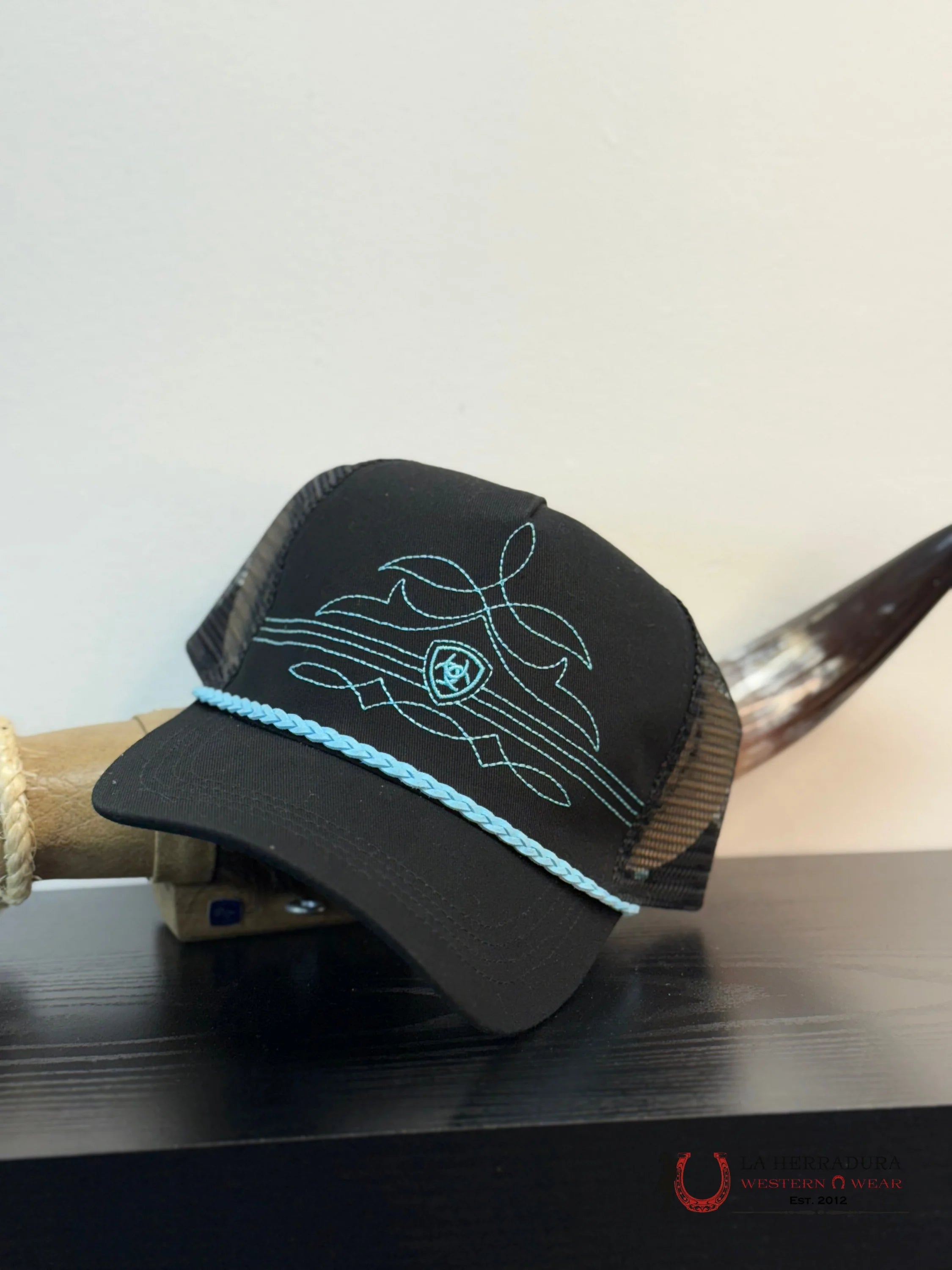 ARIAT CAP BLACK WITH BLUE CAPS MENS GORRAS HOMBRES