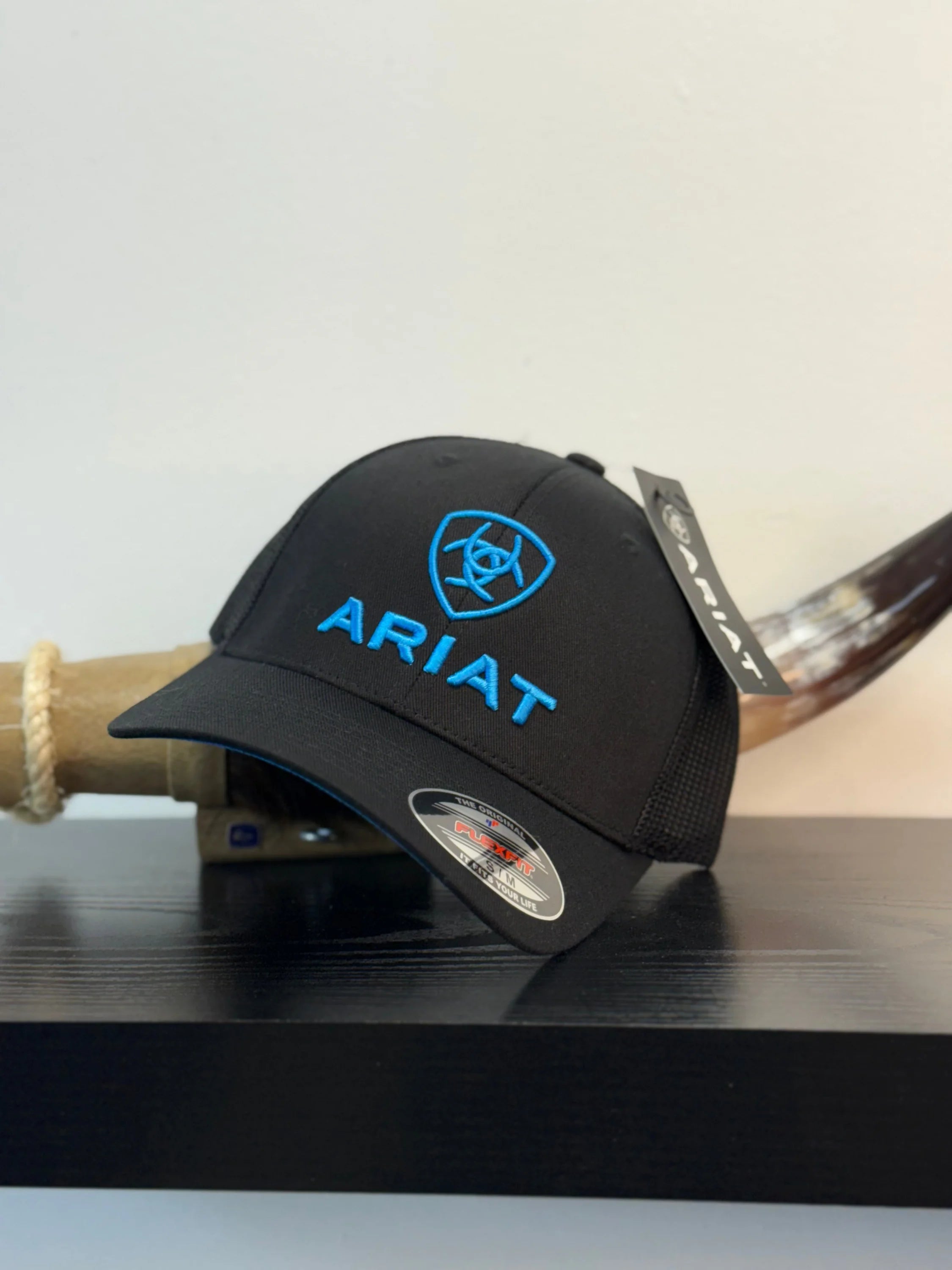 ARIAT CAP BLACK WITH BLUE CAPS MENS GORRAS HOMBRES