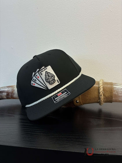 GORRA NEGRA CON BLANCO ARIAT