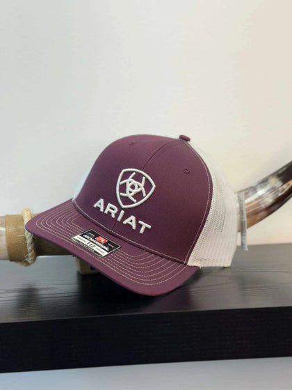 GORRA ARIAT Borgoña y BLANCA