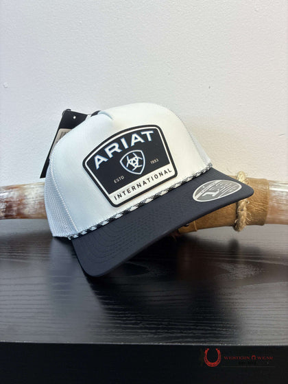 GORRA ARIAT BLANCA CON NEGRO