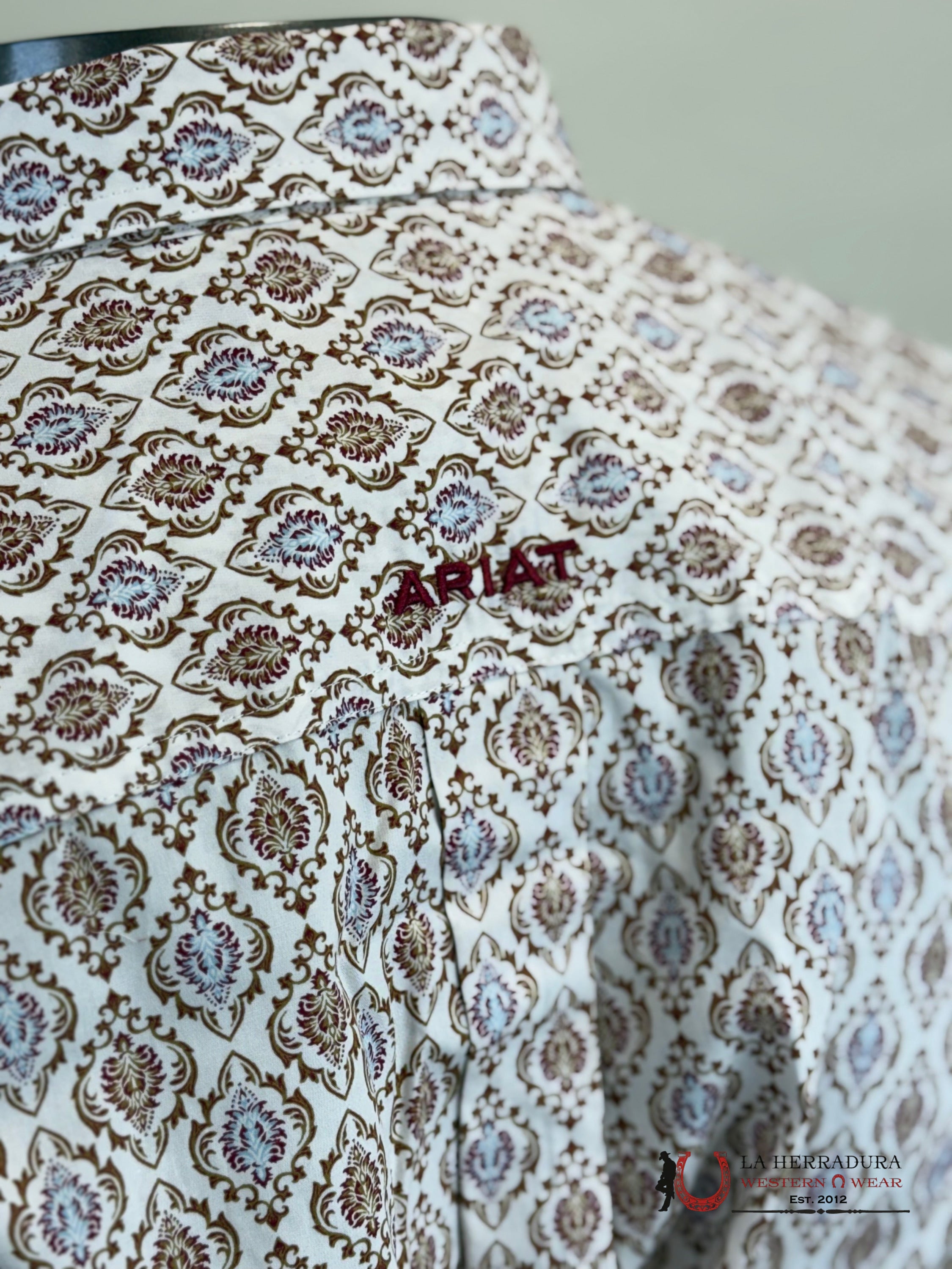 ARIAT GREELY LONG SLEEVE SHIRT BRICK CLASSIC FIT - 4646 ROPA HOMBRES