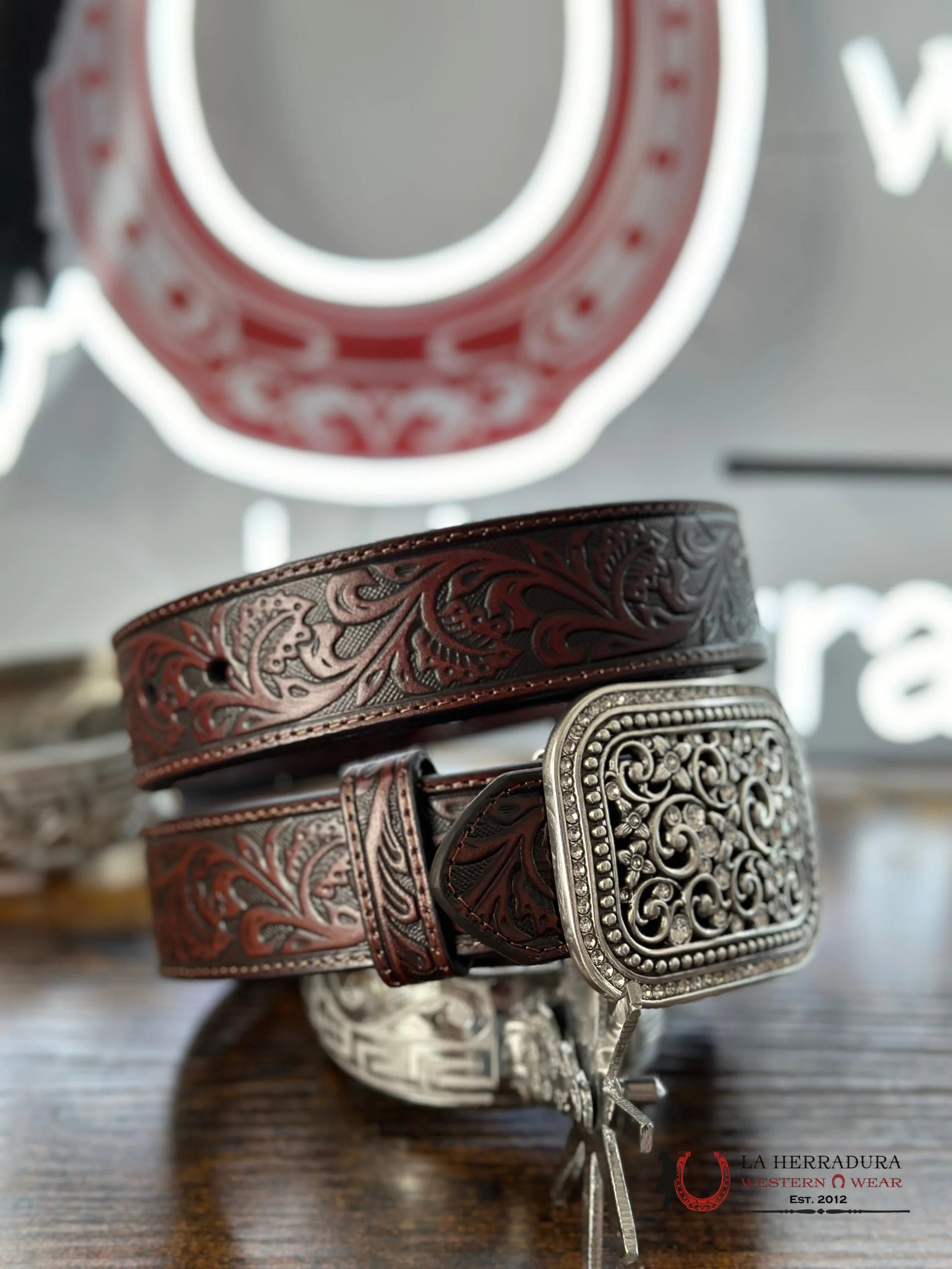 Ariat Hand Tooled Cognac Sparkle Buckle 6957 Cinturones Mujeres