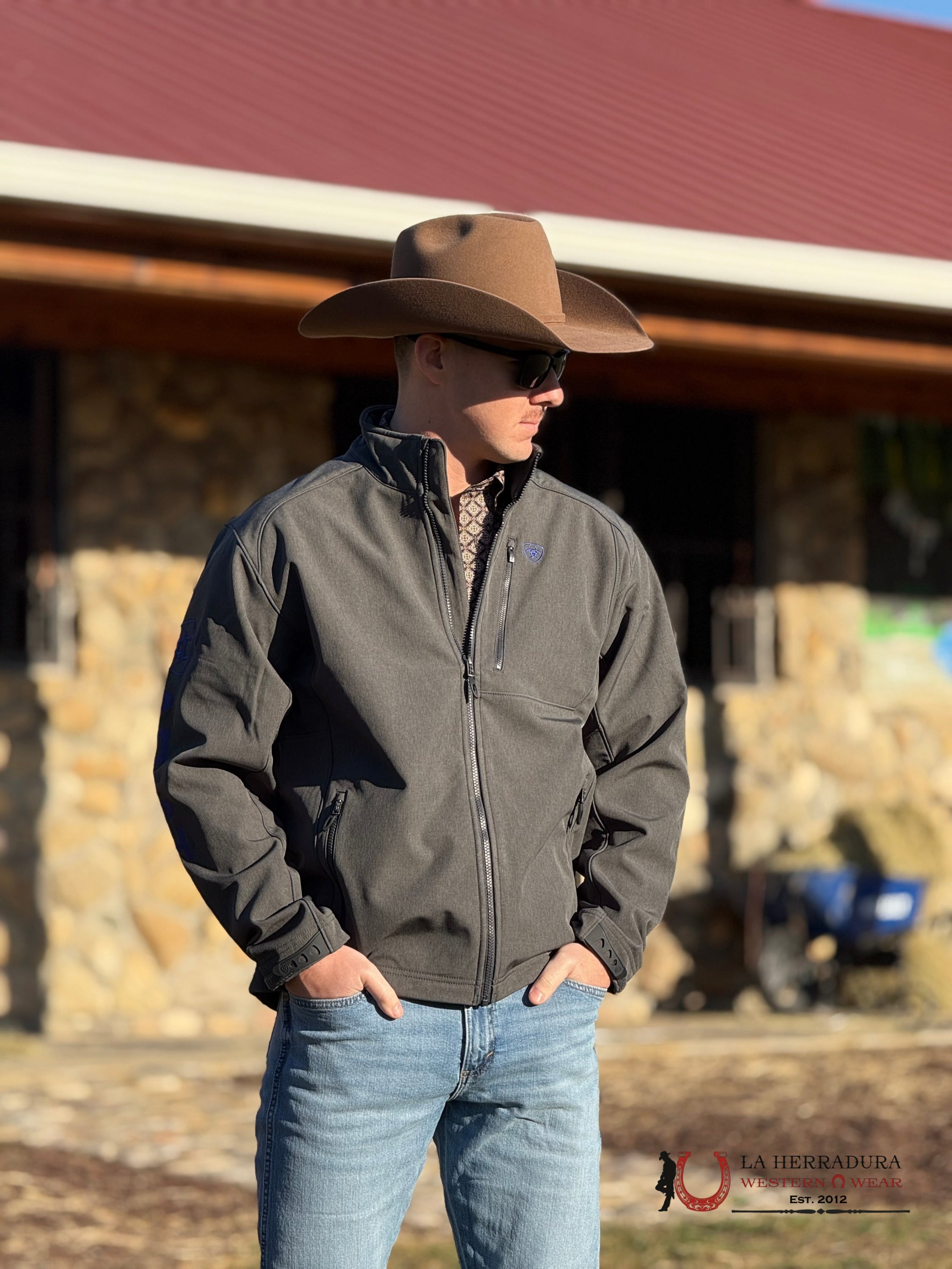 Ariat Jacket Logo 2.0 Softsehll Charcoal Heather- 8155 Ropa Hombres