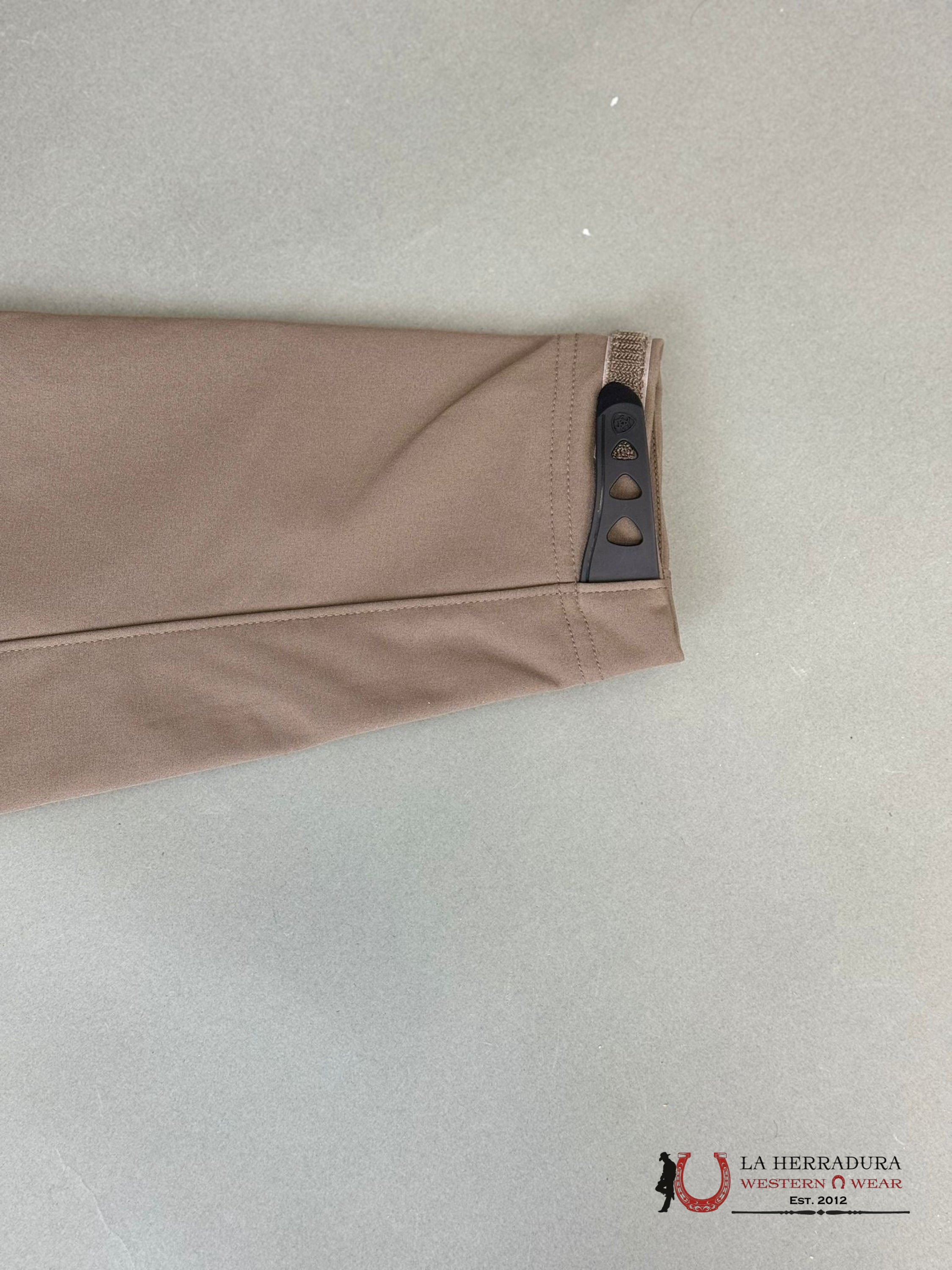 Ariat Jacket Logo 2.0 Softshell Banyan Bark Ropa Hombres