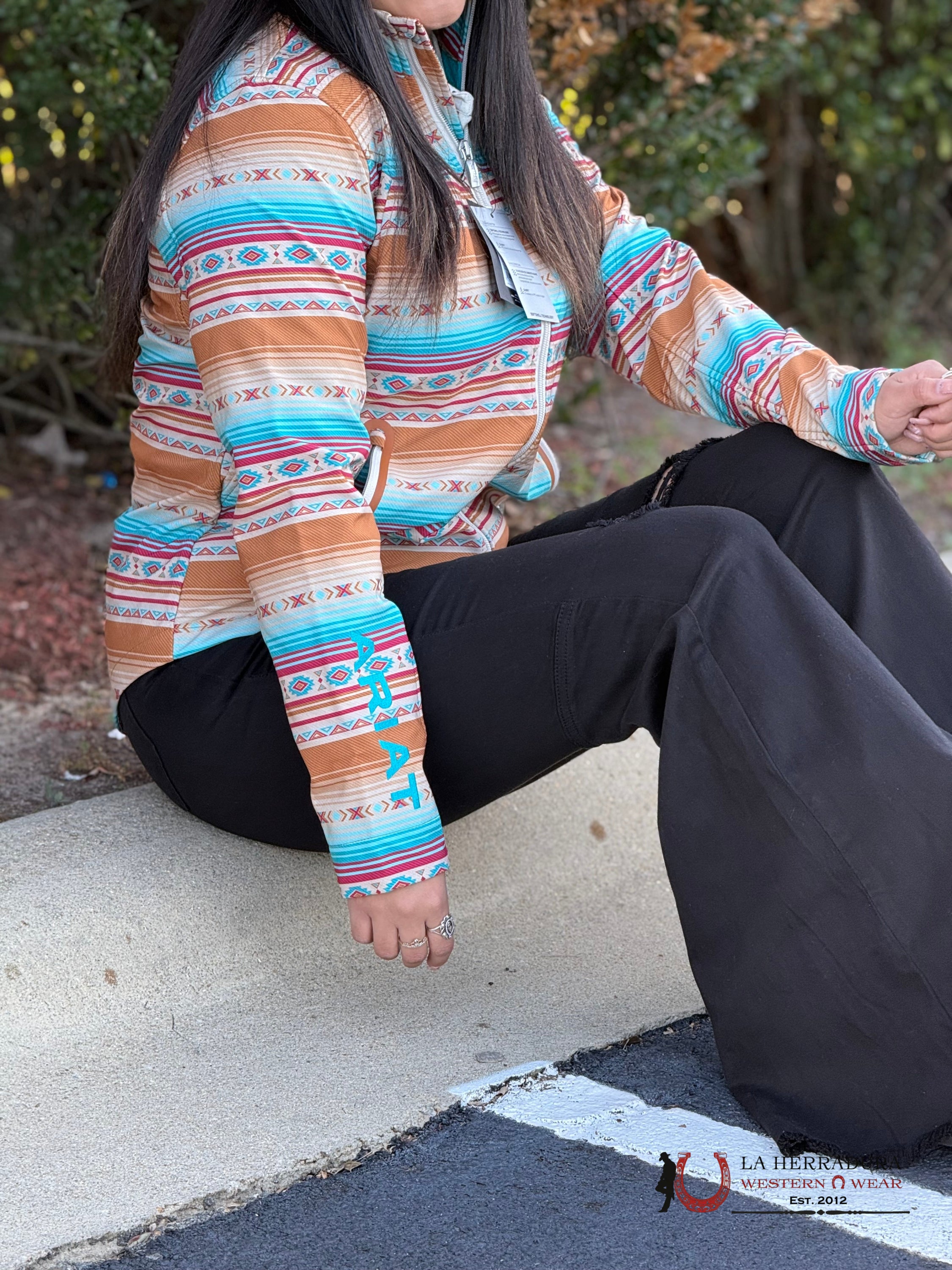 Ariat Jacket New Team Softshell Fallon Serape Print-3014 Ropa Mujeres