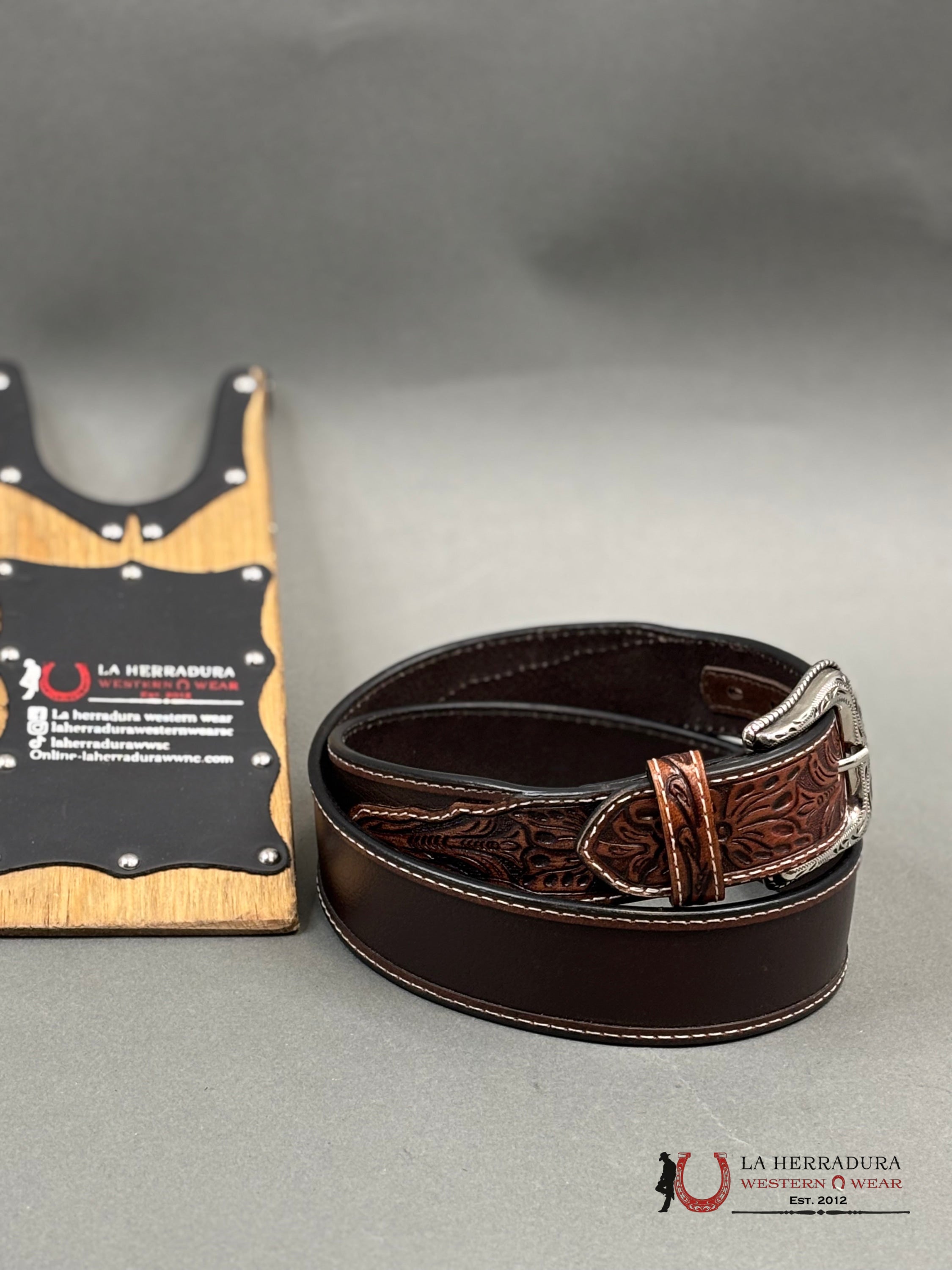 Ariat Men’s Oil Tan Distressed Belt Cinturones Hombres