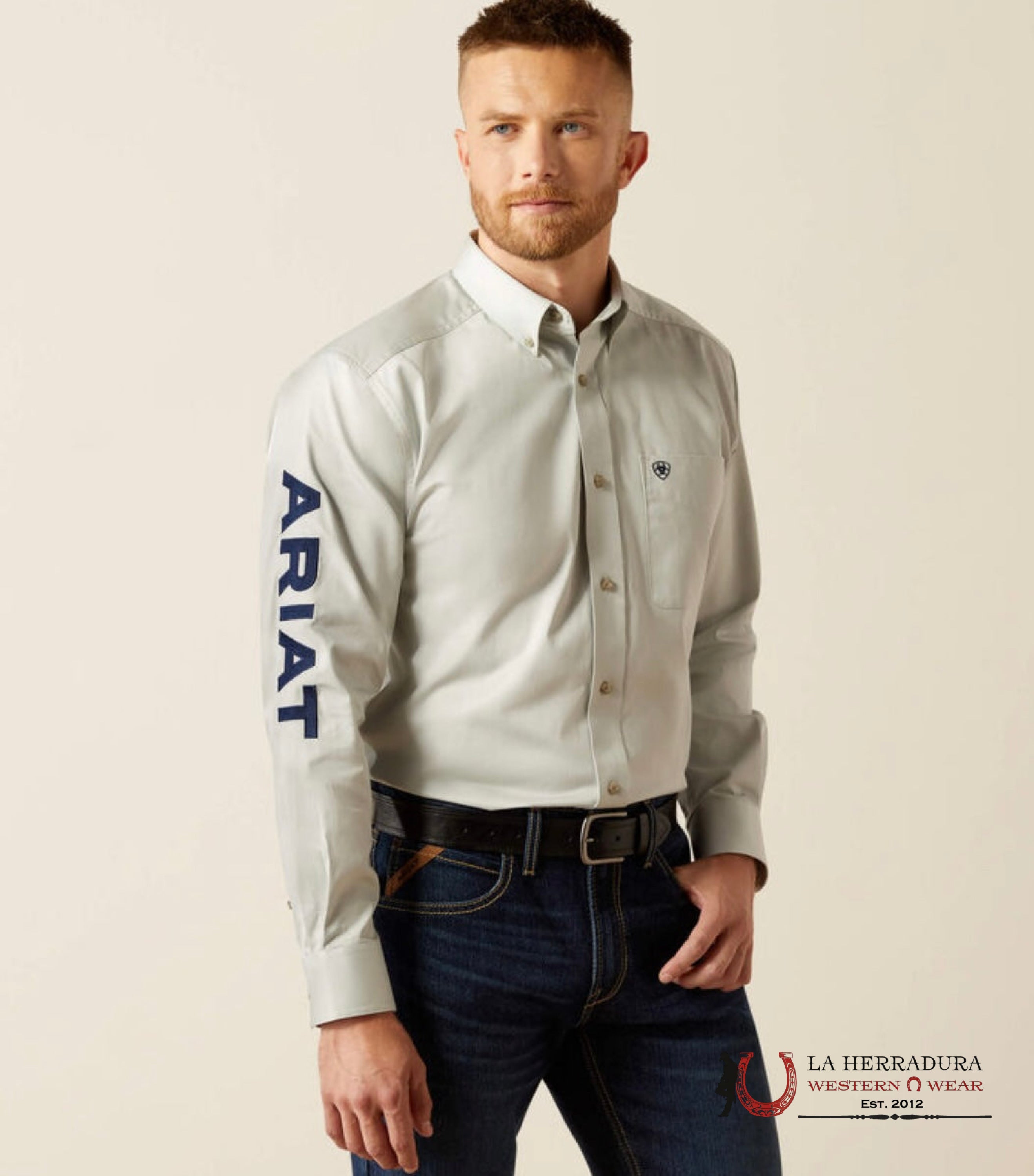 ARIAT TEAM LOGO TWILL LS SHRT SILVER/NAVI 10059133 ROPA HOMBRES