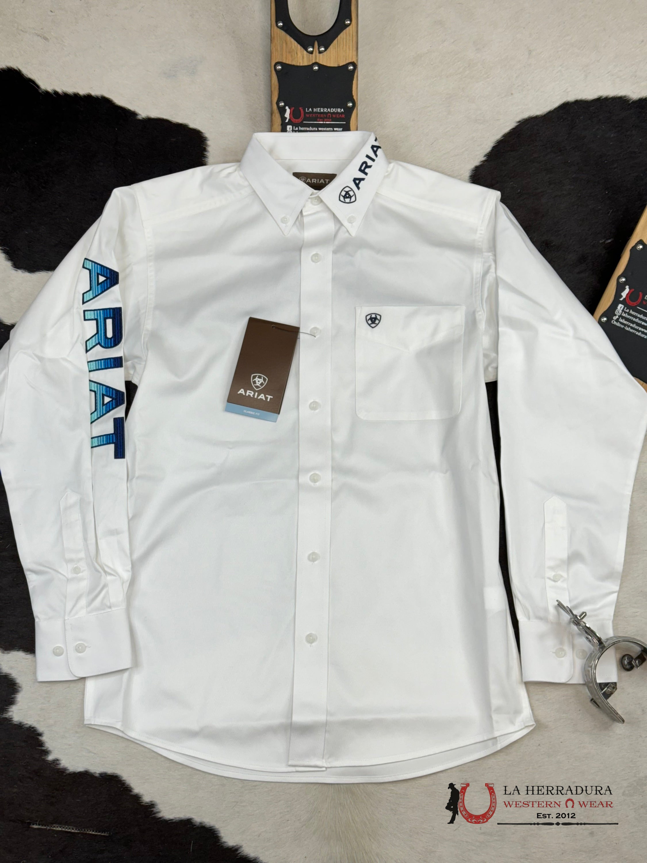Ariat Men's Team Warner Classic Fit Shirt White, Large 並行輸入品 Ariat Men\u0027s White Team Warner Classic Fit Shirt