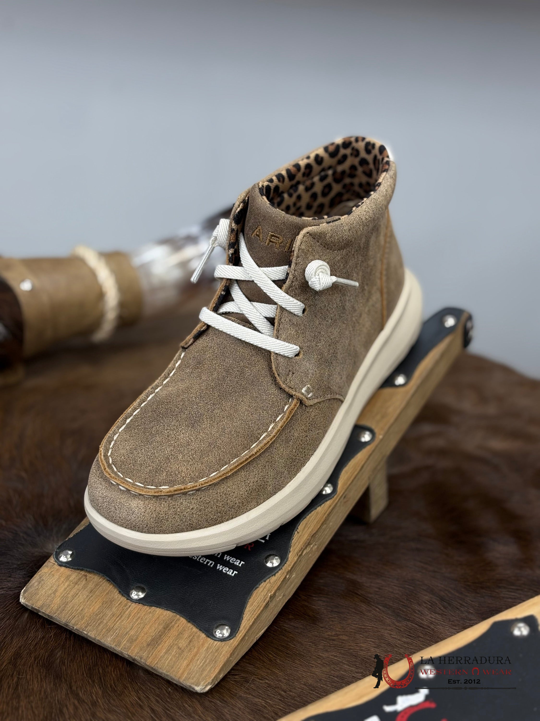 Ariat Womens Slip On Hilo High Top Brown Bomber Zapatos Mujeres