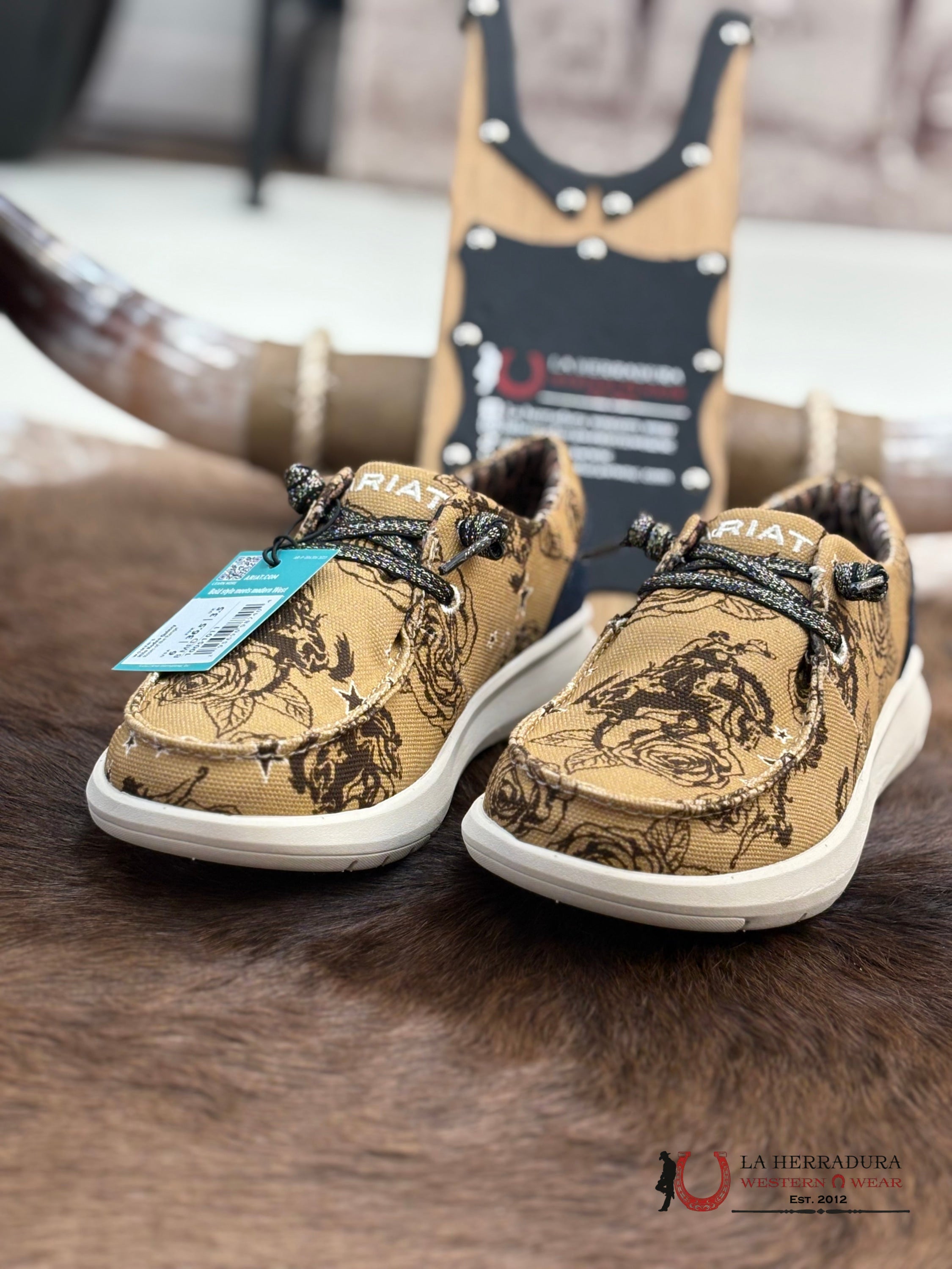 ARIAT WOMENS HILO RODEO QUINCY ROSES OF THE RANGE- 10051011