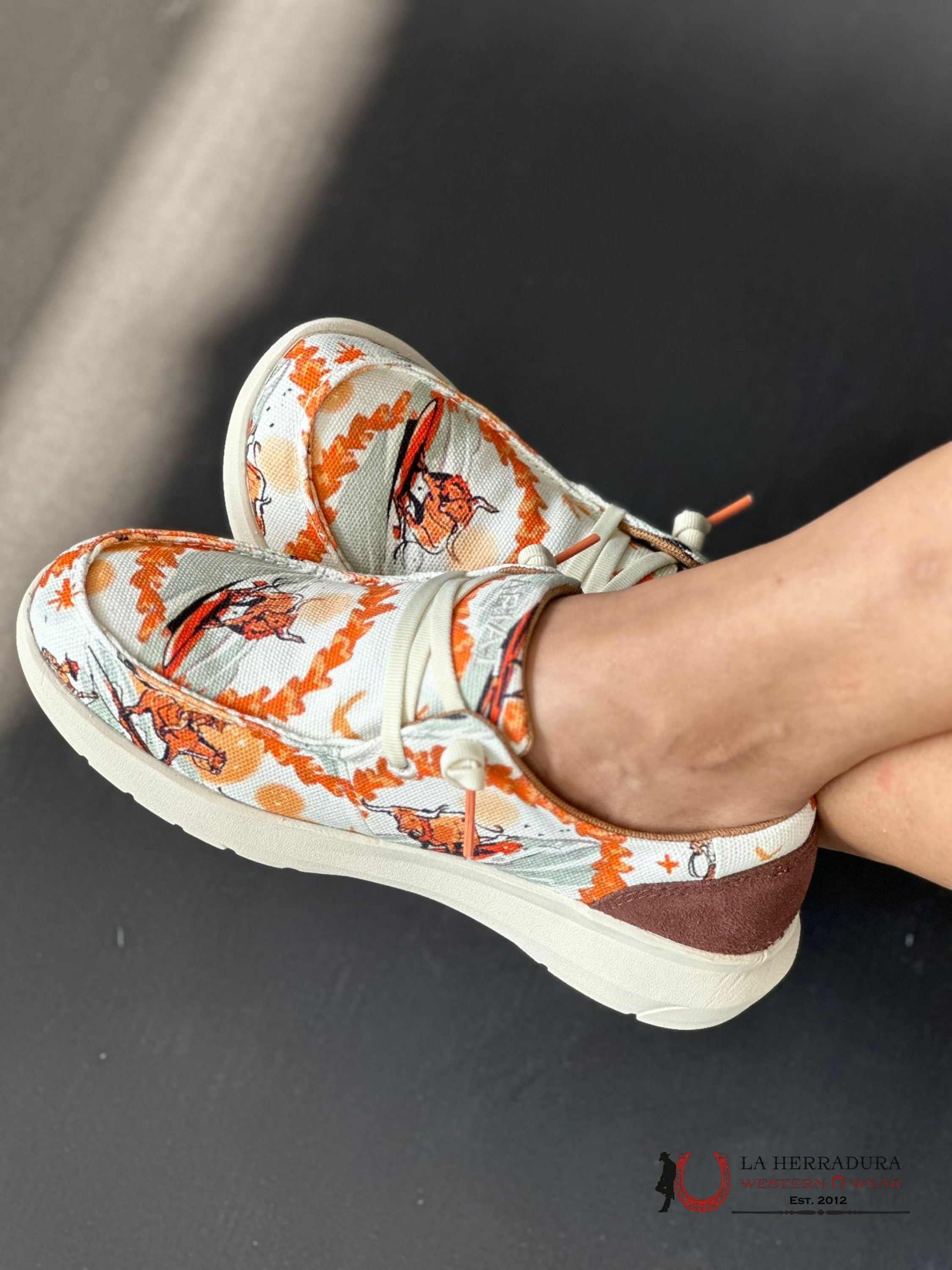 Ariat Womens Hilo Western Aloha Surfing Longhorn Print Zapatos Mujeres