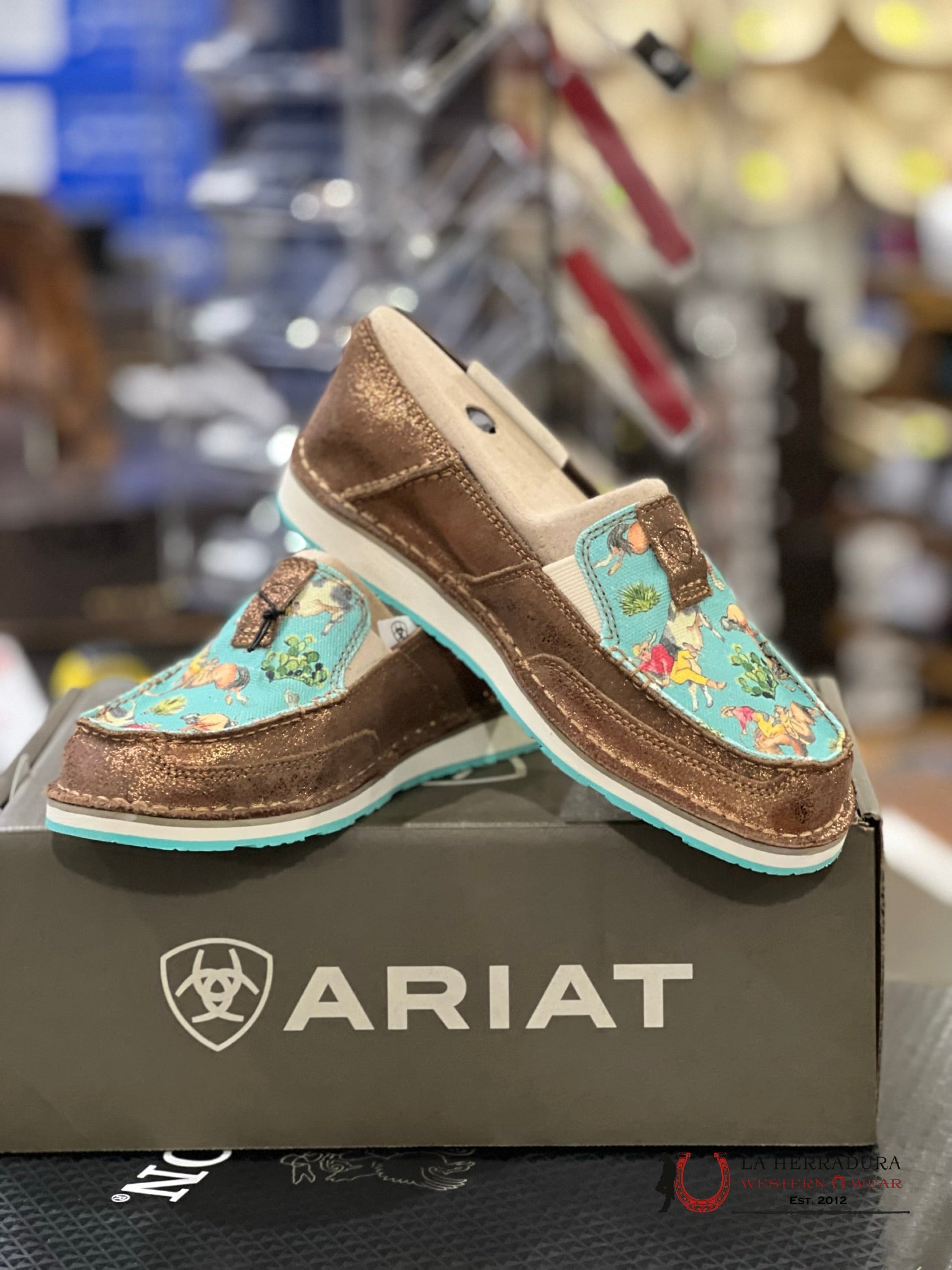 Ariat Women’s Slip On Crusier Cooper Metallic/Bucking Turquiose Zapatos Mujeres