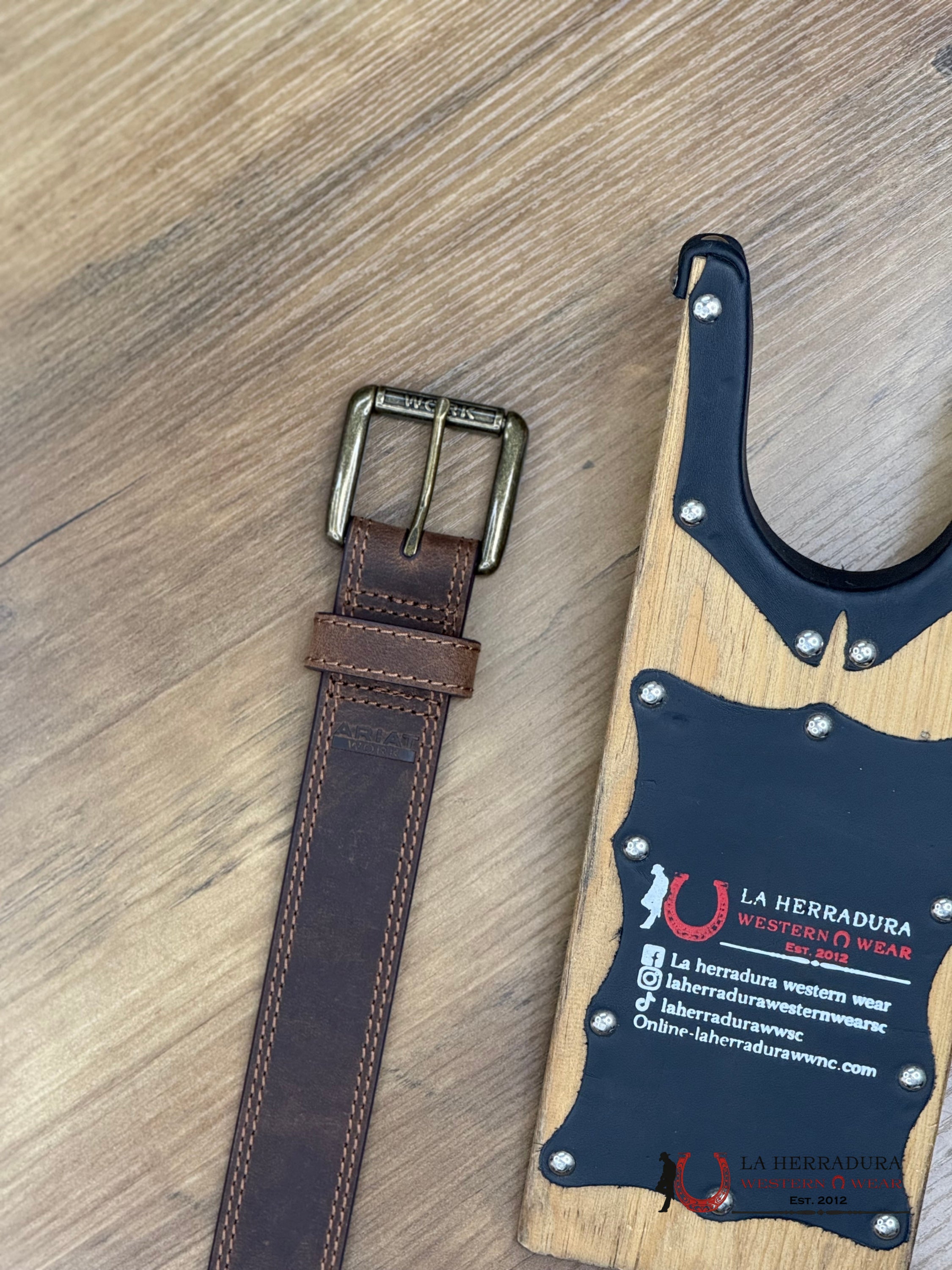 ARIAT WORK BELT BROWN METALIC COLOR BUCKLE - 0444 CINTURONES HOMBRES