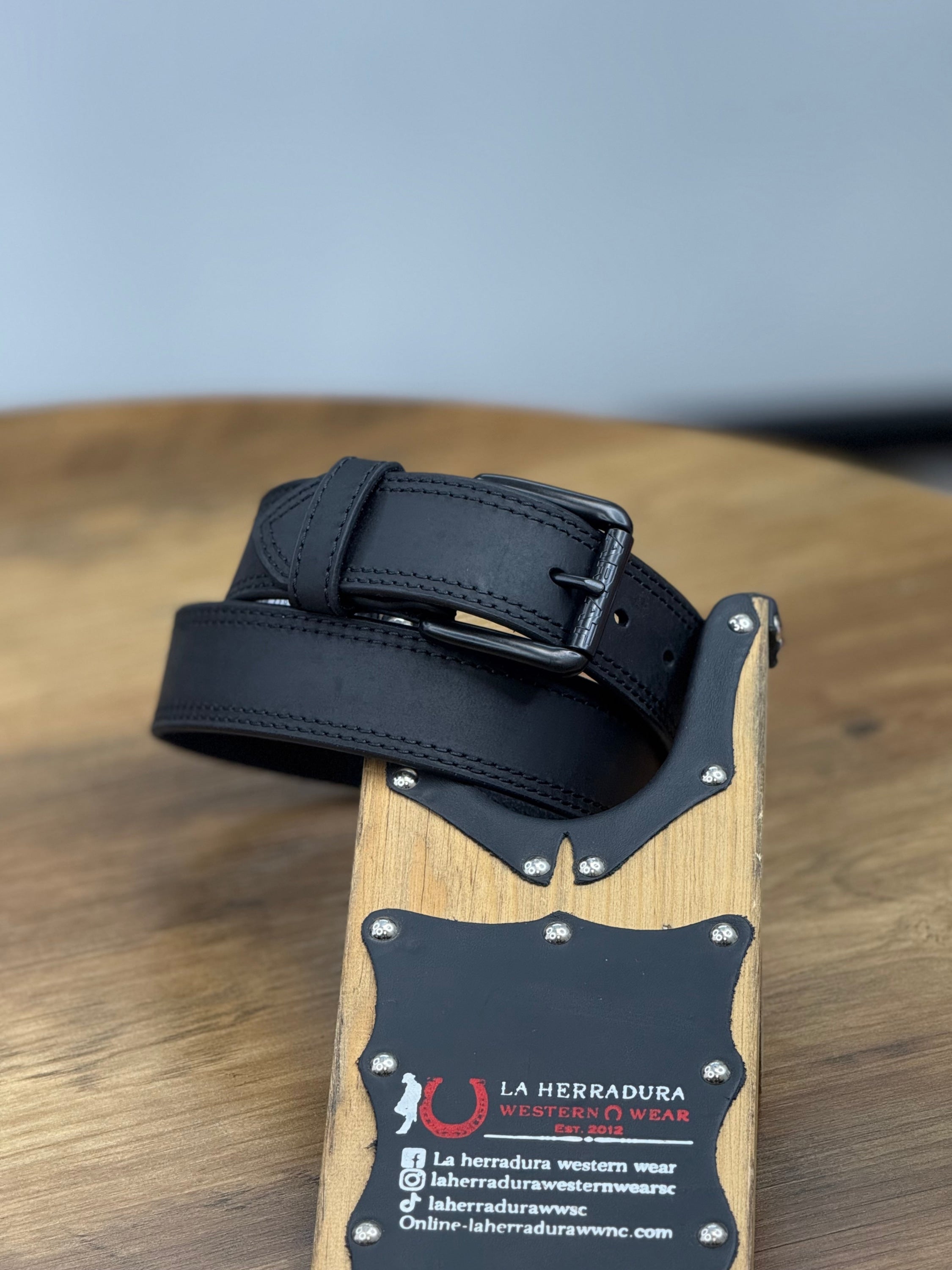 ARIAT WORK BLACK BELT AND BLACK BUCKLE - 0401 CINTURONES HOMBRES