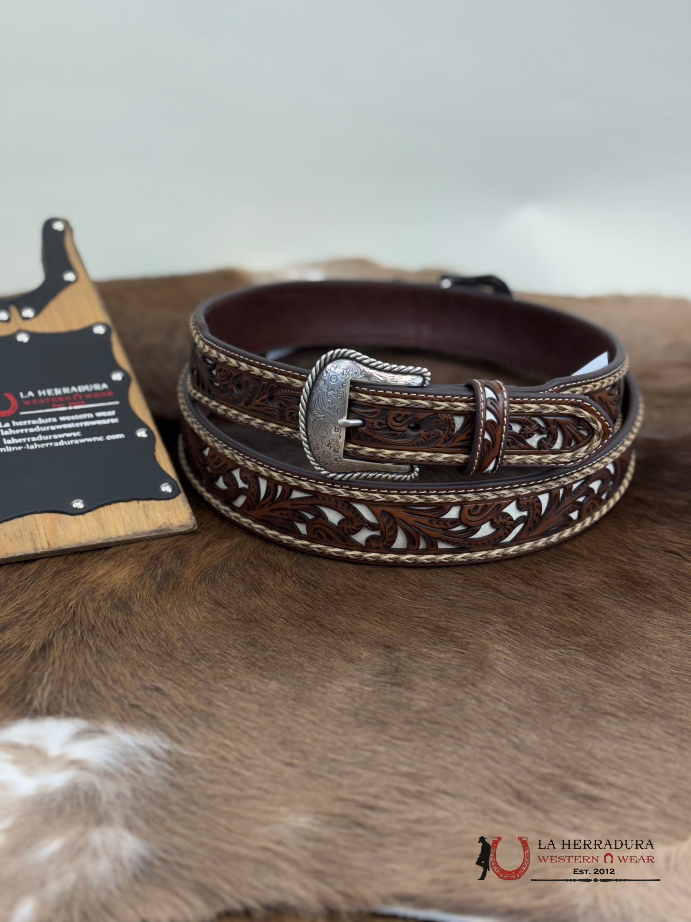 Brown Foral Belt With White Cinturones Hombres