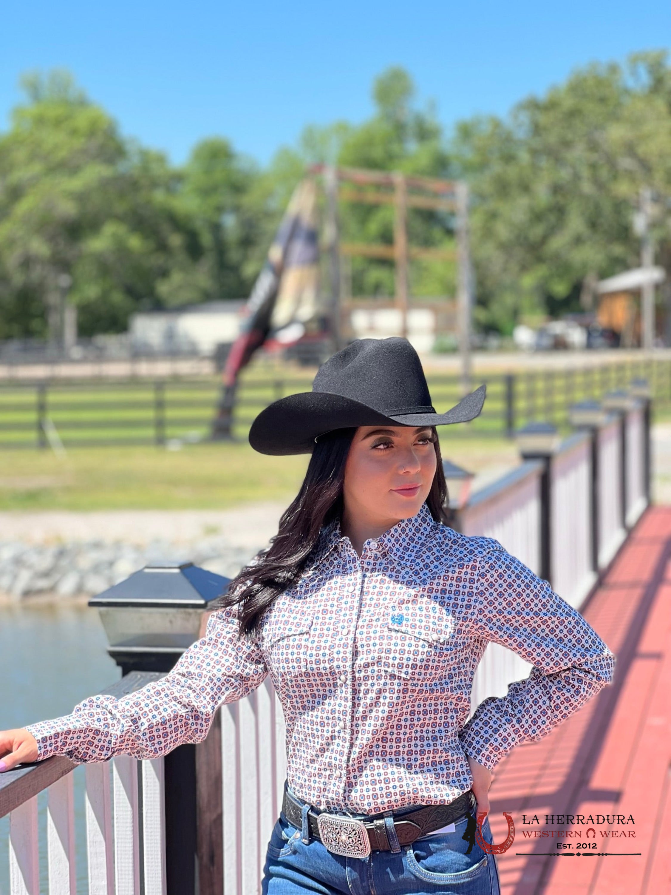 Camisa Para Mujeres Cinch Blanco Rombos Cafes 542 Ropa