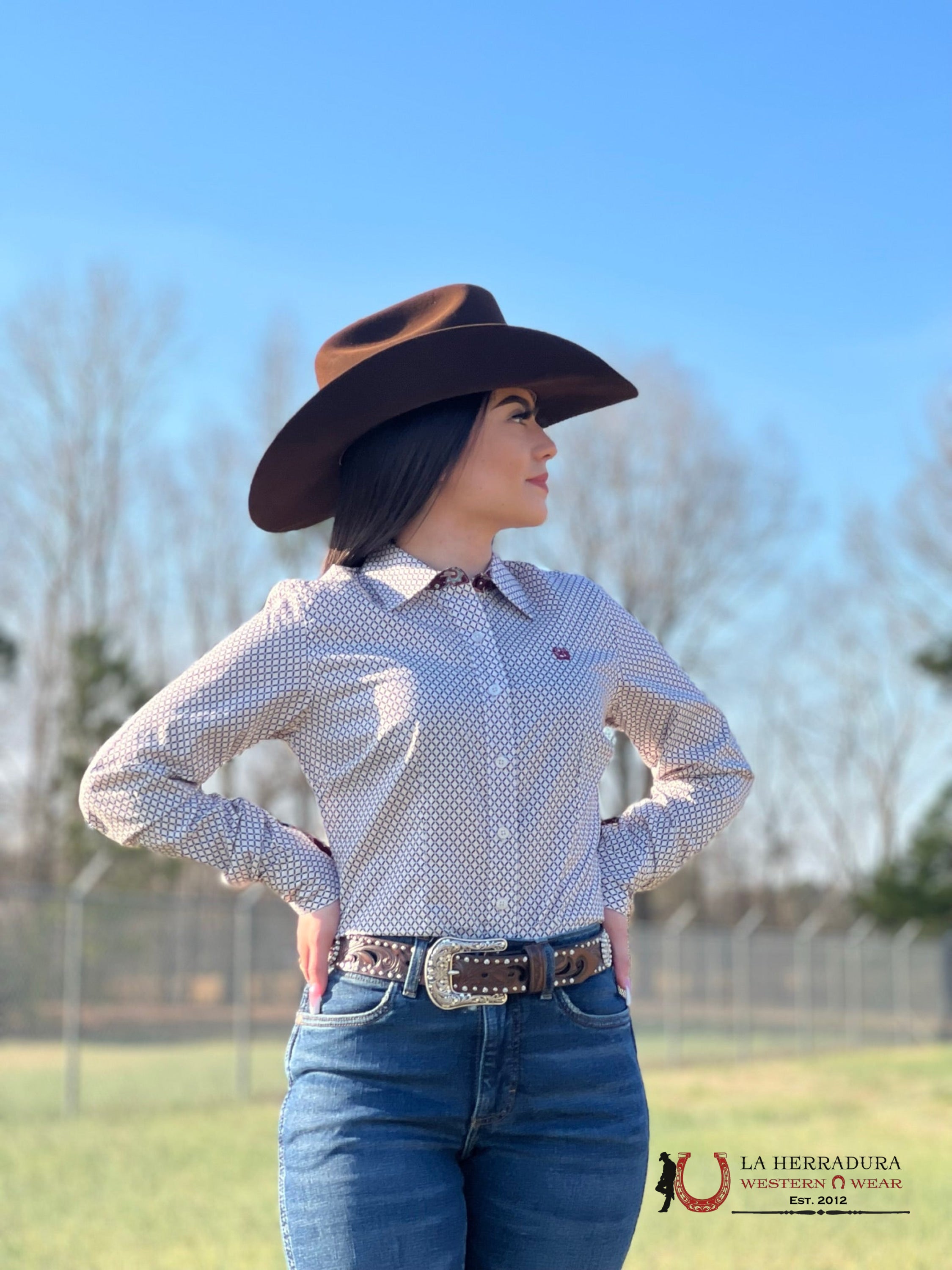 Camisa Para Mujeres Cinch Blanco Rombos Vino Ropa