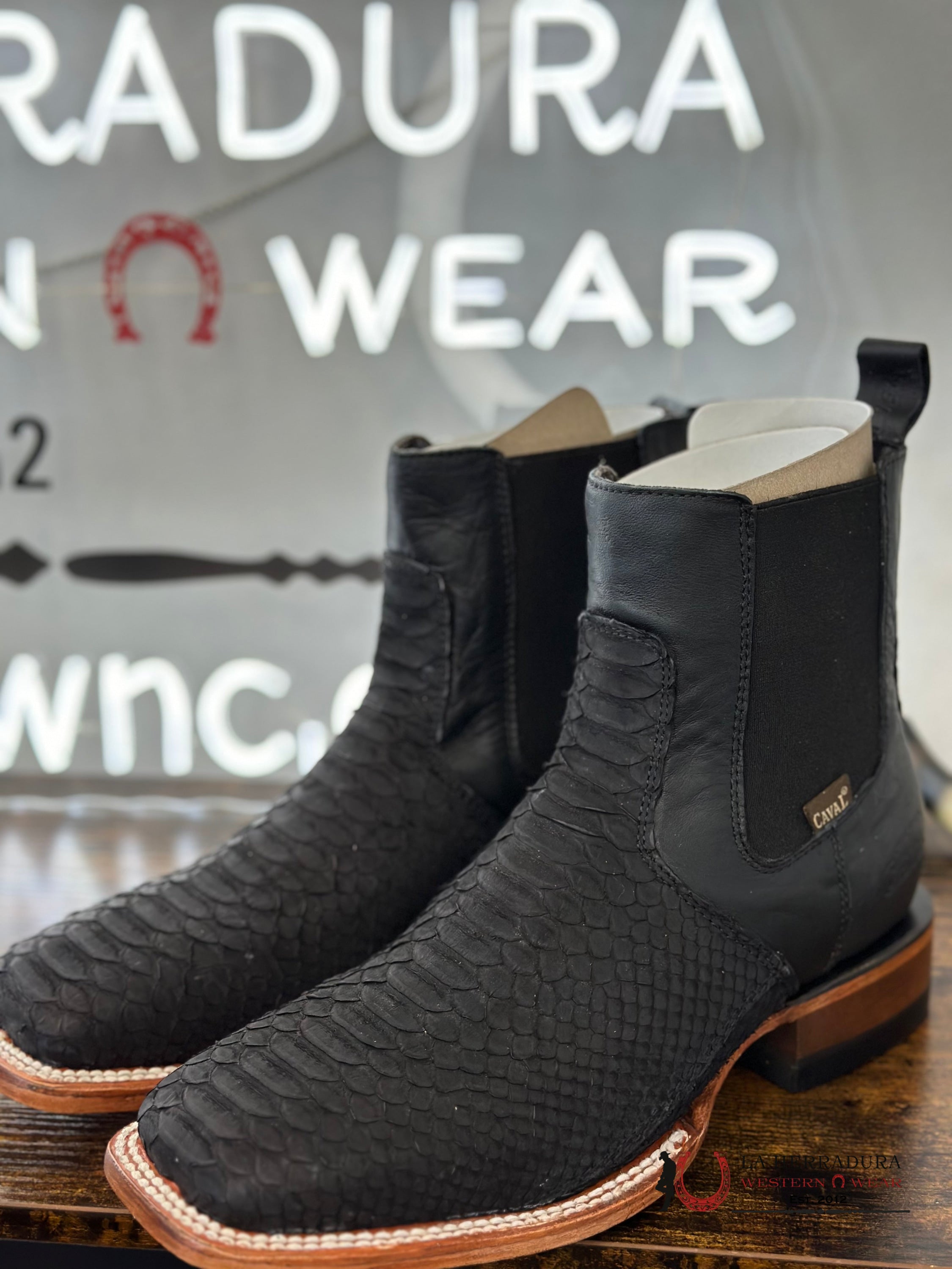 Caval Short Boot Exotic Python Black Botas Hombres