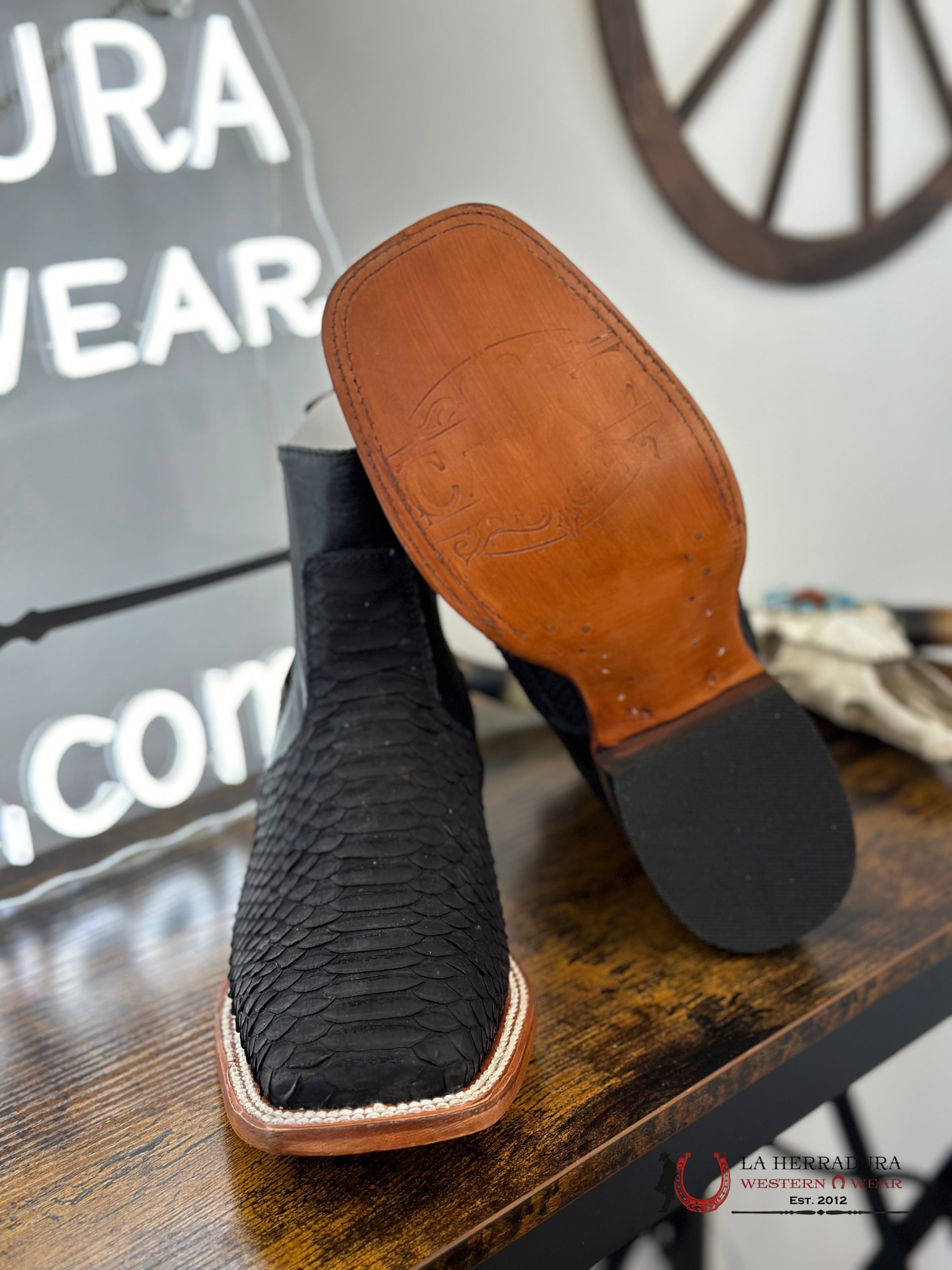 Caval Short Boot Exotic Python Black Botas Hombres