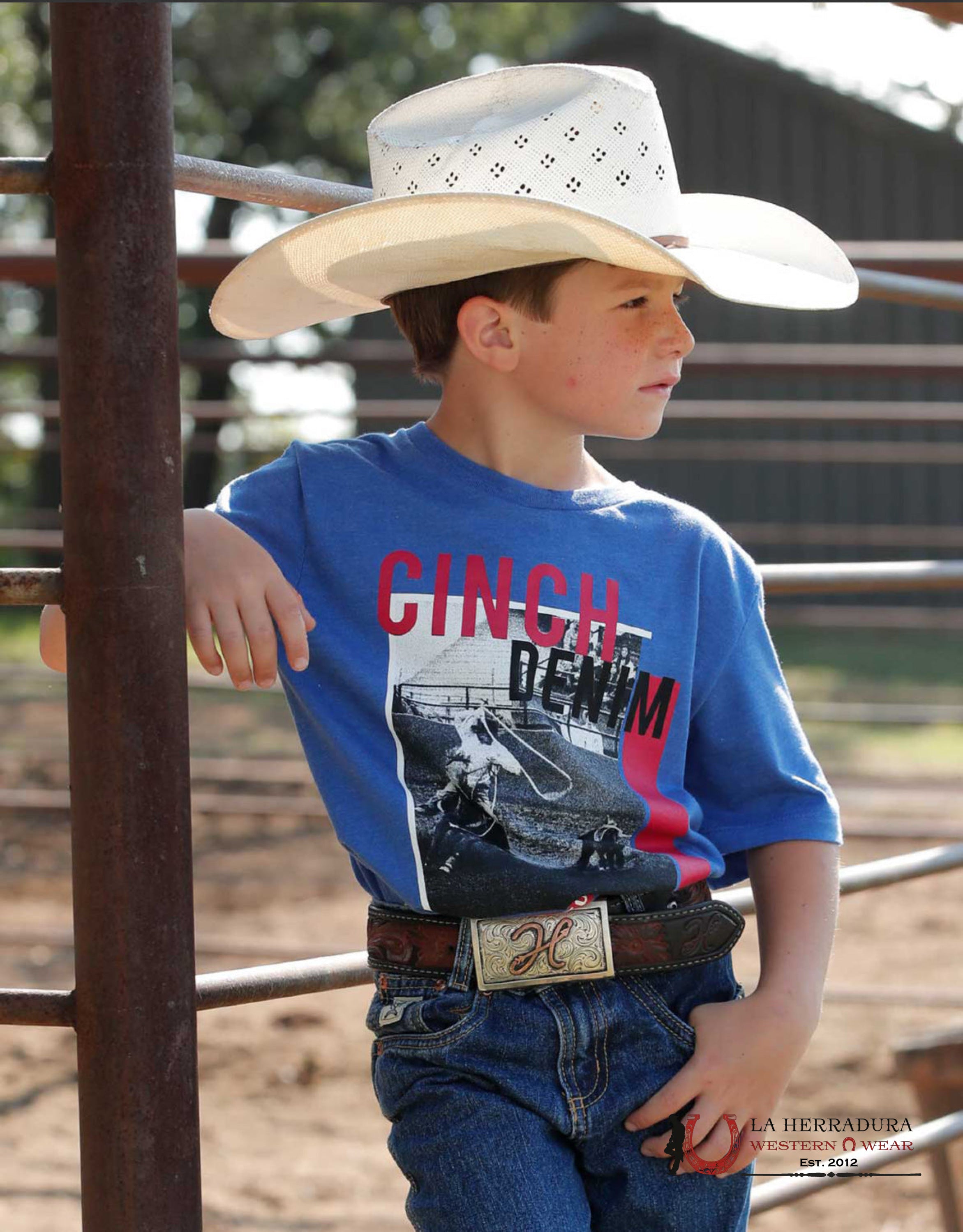 CINCH BOYS TSHIRT- DENIM GRAPHIC HORSE RIDER MTT7670145 NIÑOS